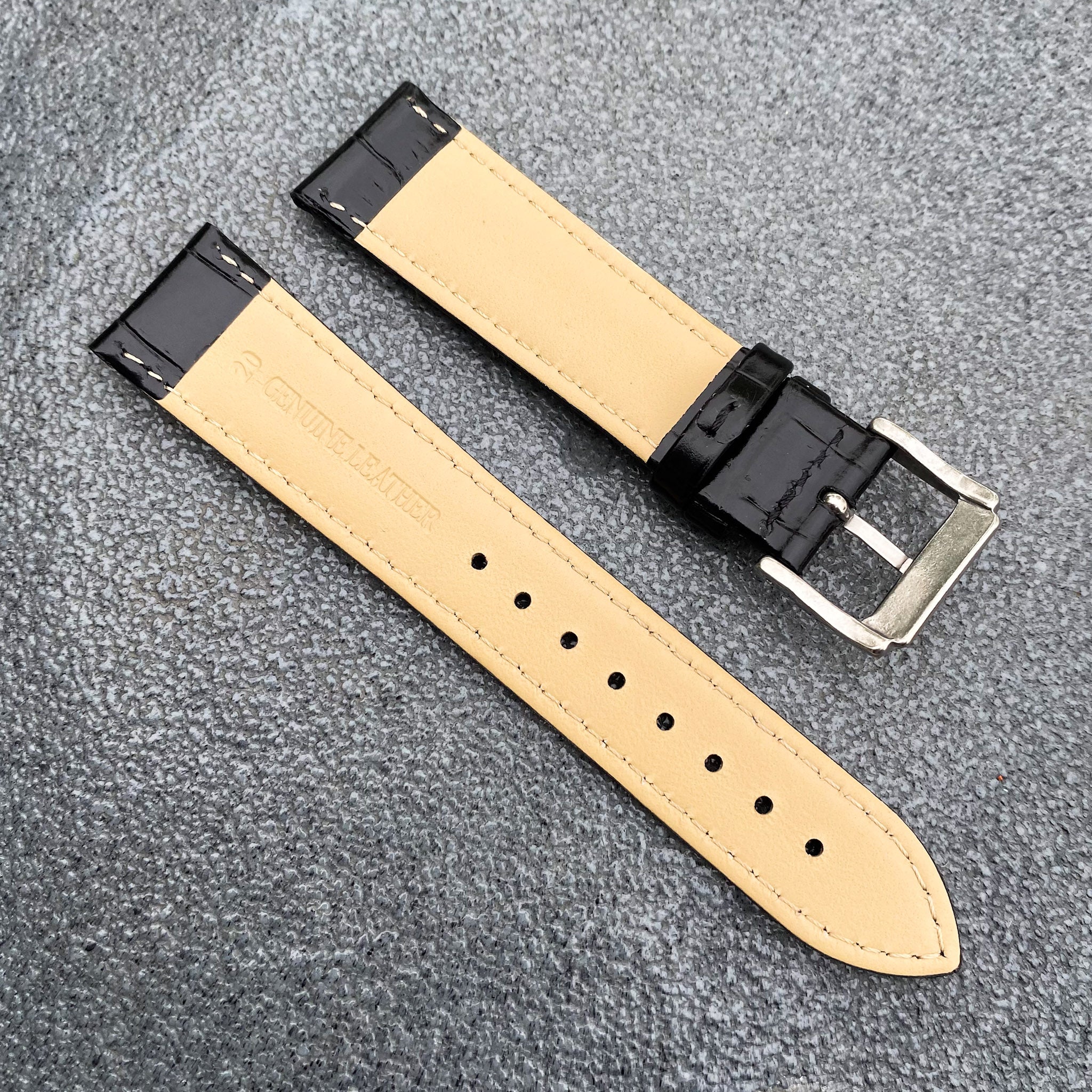 18mm/20mm Black Handcraft Shiny Alligator-embossed Italian Cowhide Leather Watch Strap w/Black Stitching - Samurai Vintage Co.