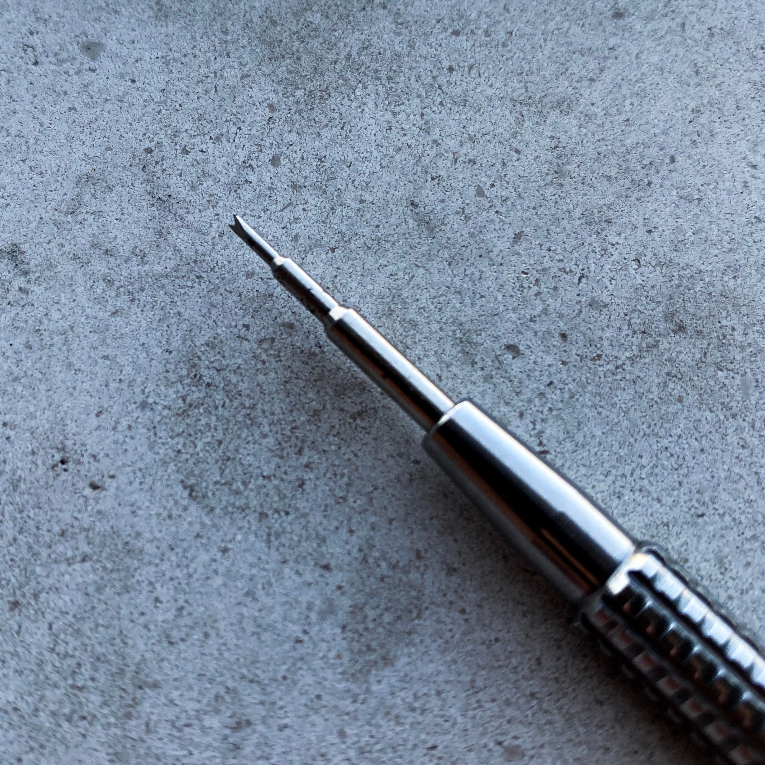 Silver Slim Style  | Multi-use Spring Bar Tool