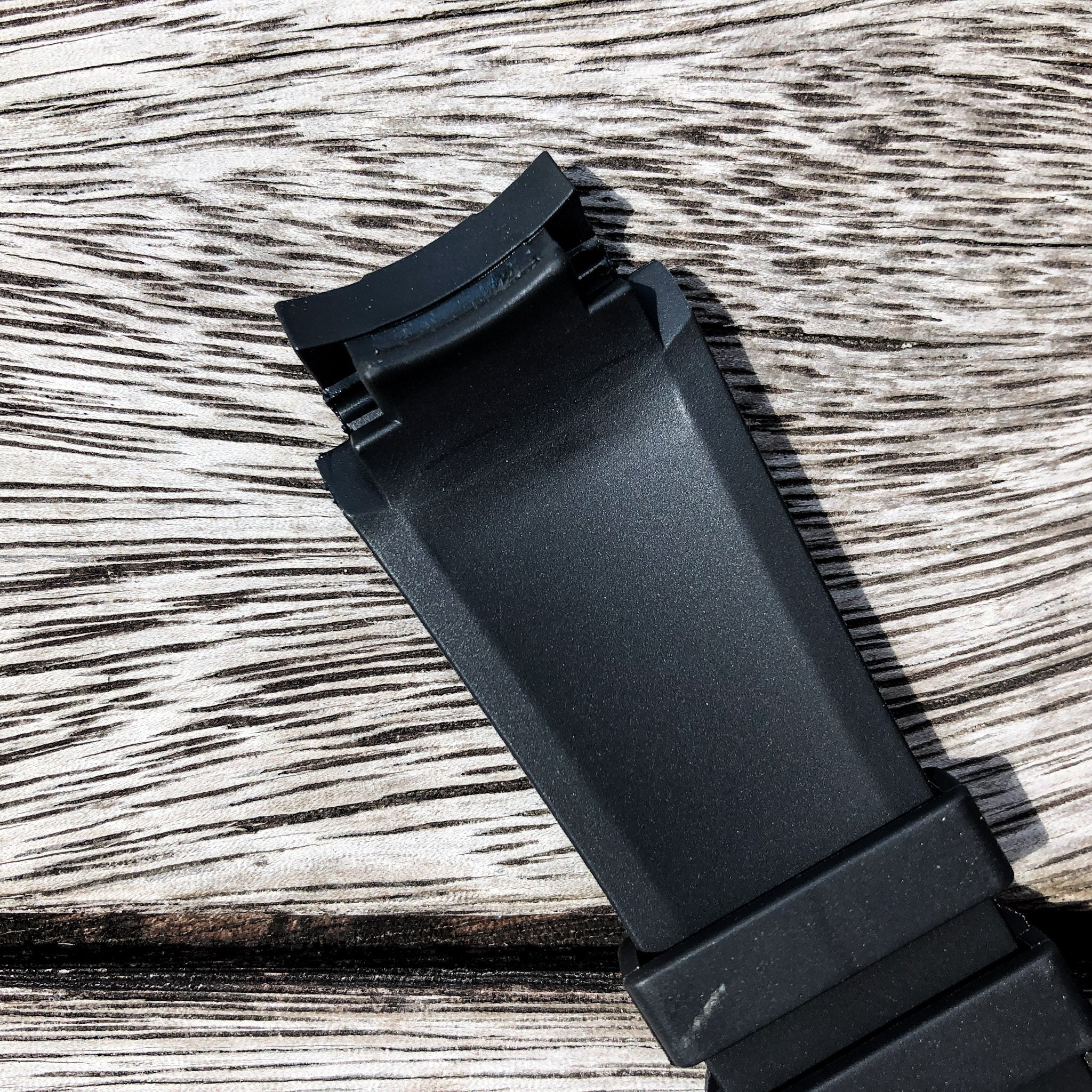 Aqua Series | Black with Green Line Rubber Watch Strap For Rolex Deepsea with Curved End - Samurai Vintage Co.