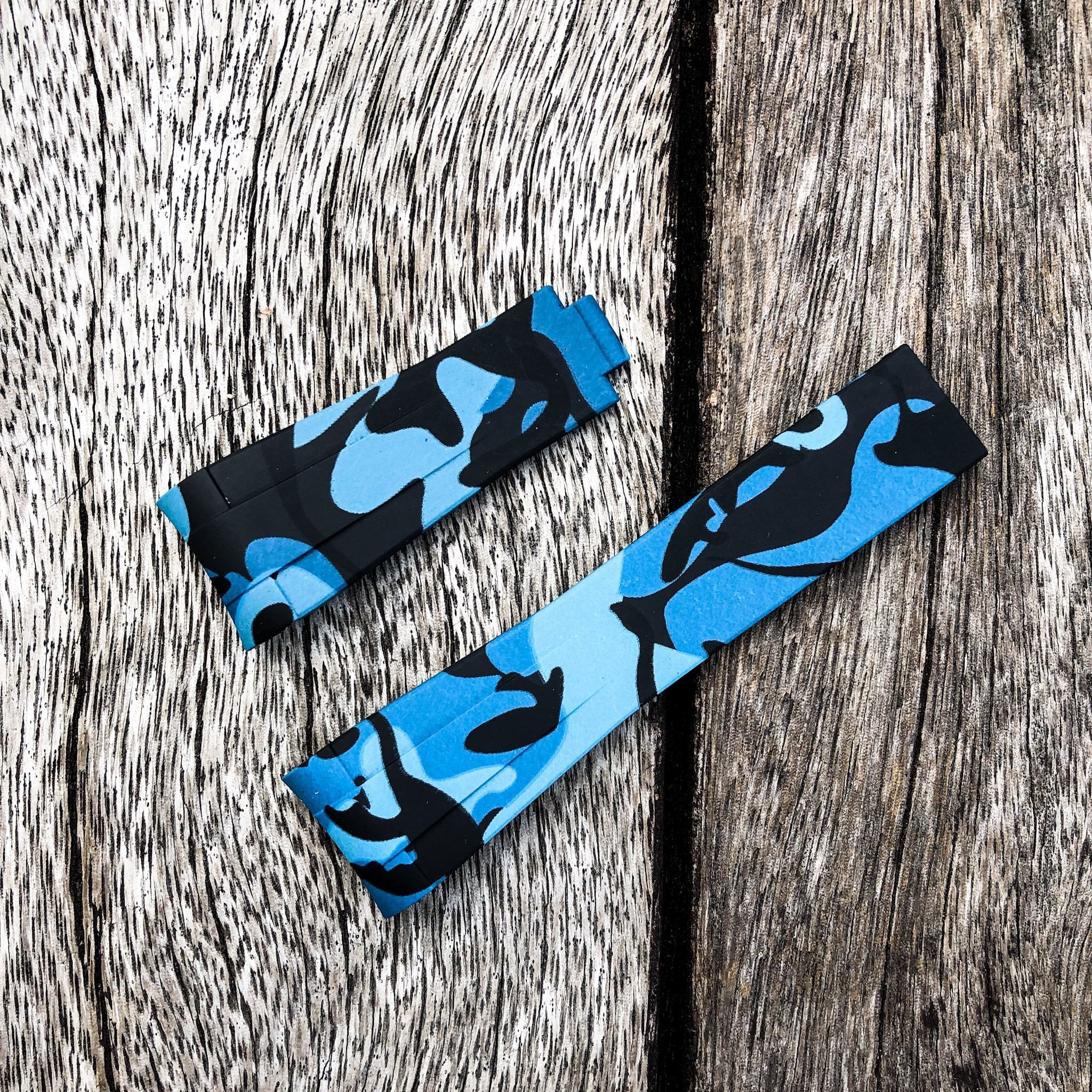 Aqua Series | Blue Camouflage Rubber Watch Strap For Rolex with Curved End - Samurai Vintage Co.