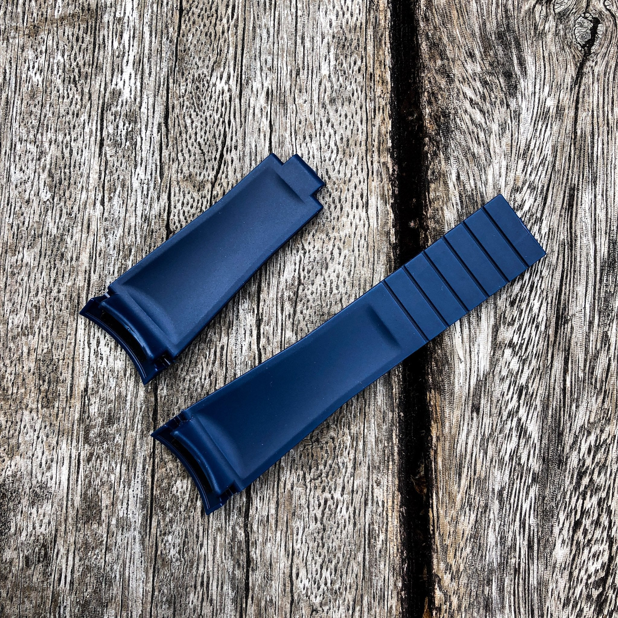 Aqua Series | Blue Rubber Watch Strap For Rolex with Curved End - Samurai Vintage Co.
