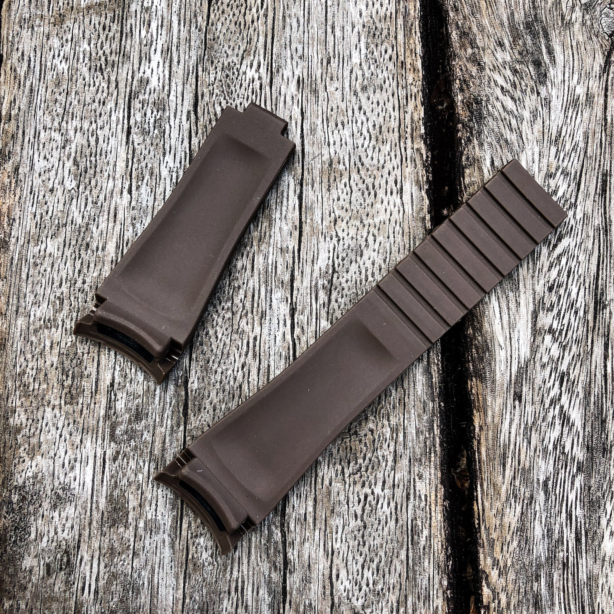 Aqua Series | Brown Rubber Watch Strap For Rolex with Curved End - Samurai Vintage Co.
