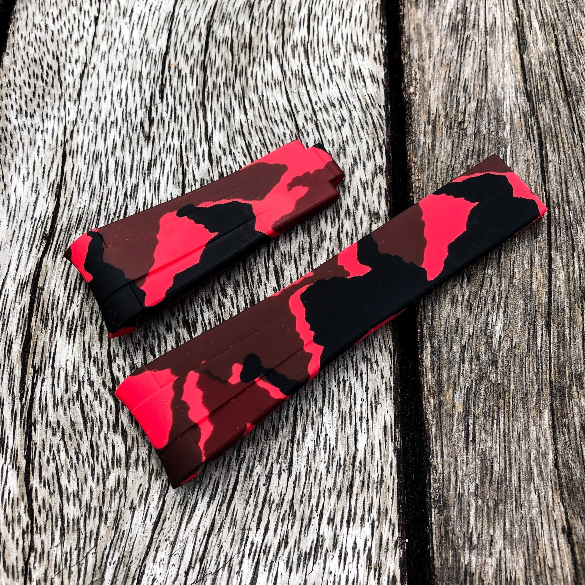 Aqua Series | Red Camouflage Rubber Watch Strap For Rolex with Curved End - Samurai Vintage Co.