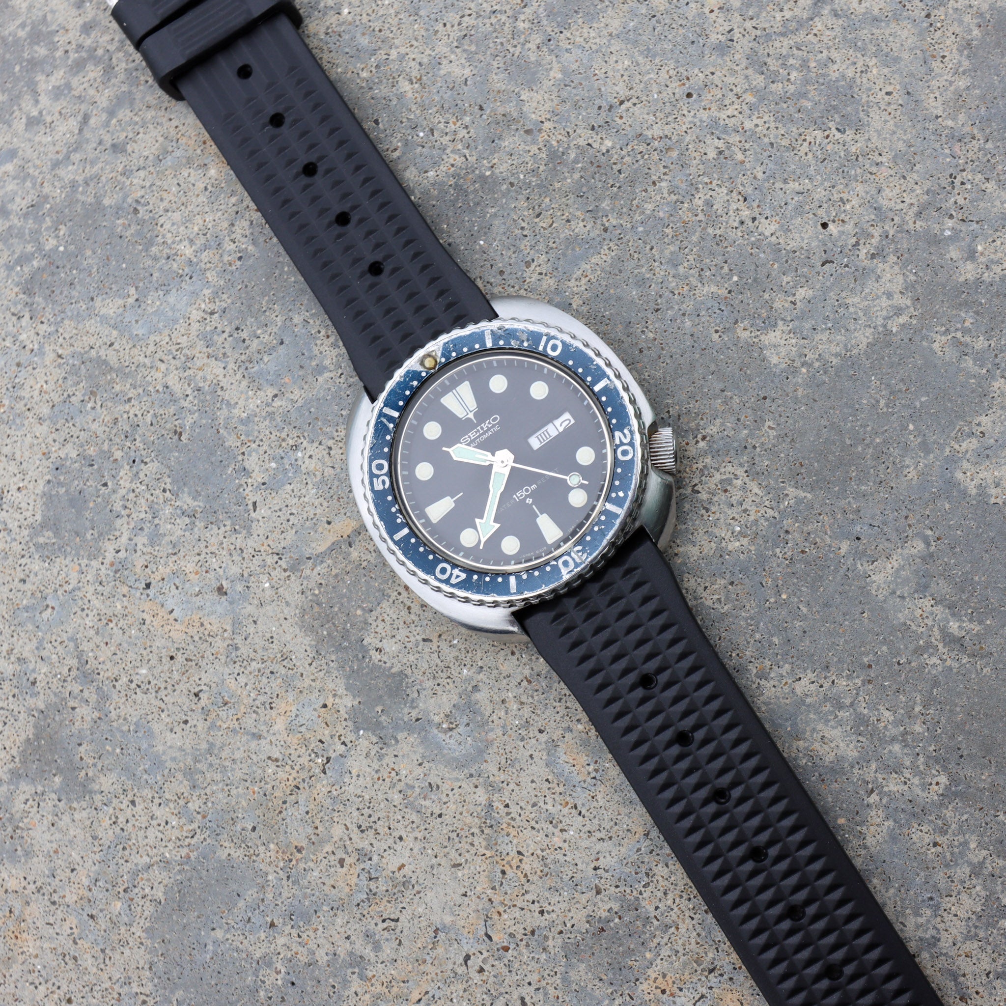 Black Waffle Pattern | Flexi Rubber Series Watch Strap For Seiko - Samurai Vintage Co.