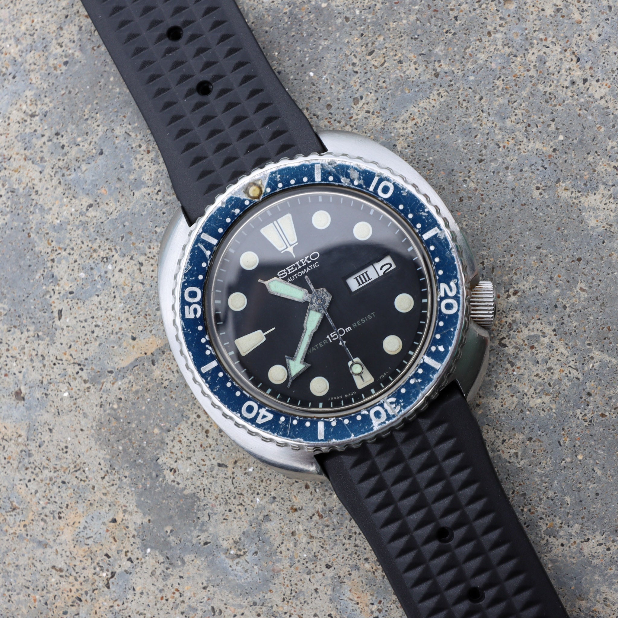 Black Waffle Pattern | Flexi Rubber Series Watch Strap For Seiko - Samurai Vintage Co.