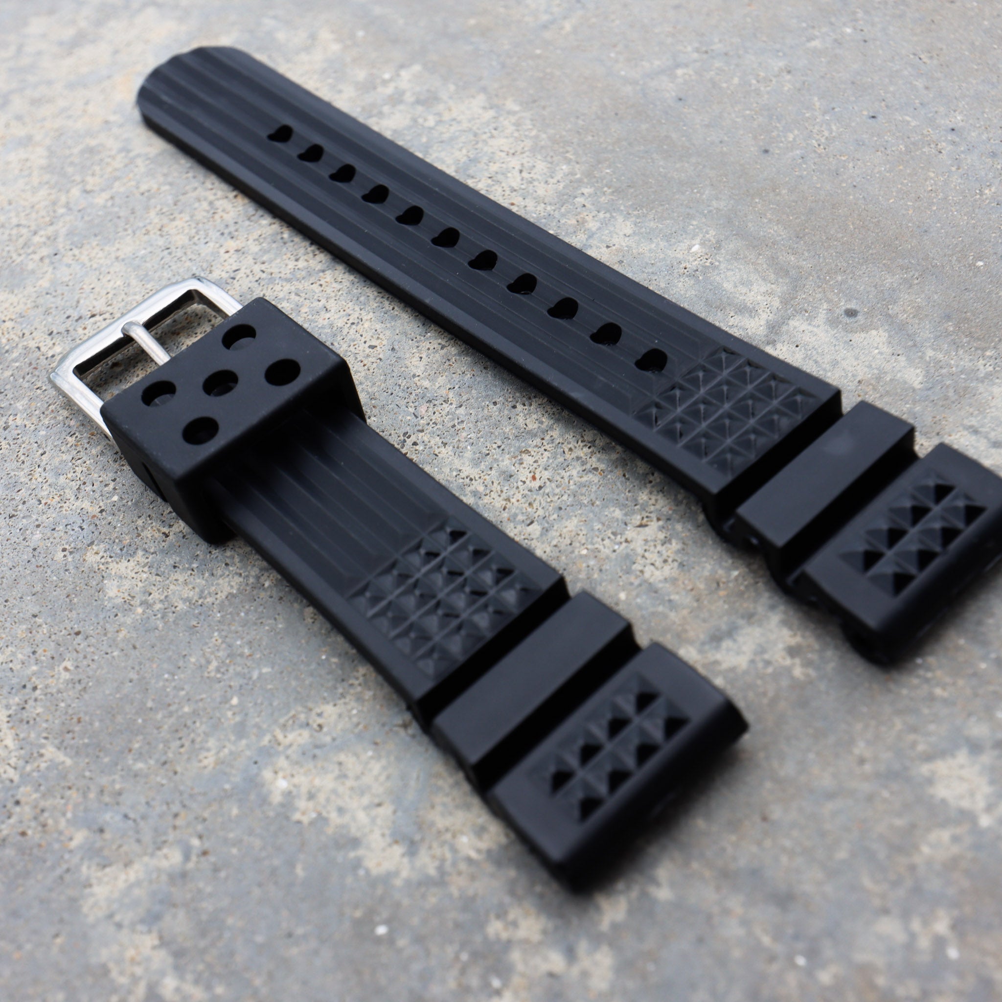 Black Waffle with diving extension | Flexi Rubber Series Watch Strap For Seiko - Samurai Vintage Co.