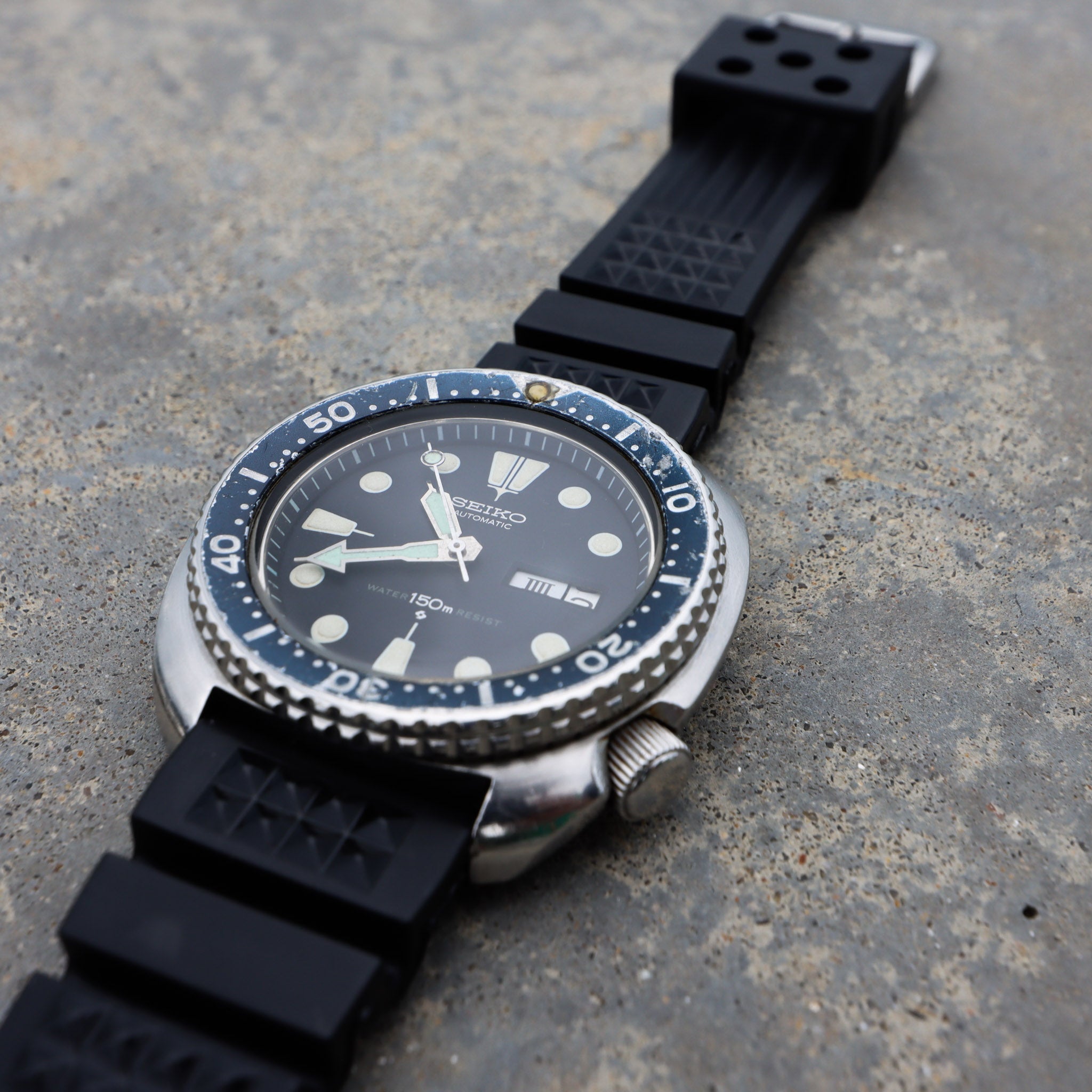 Black Waffle with diving extension | Flexi Rubber Series Watch Strap For Seiko - Samurai Vintage Co.