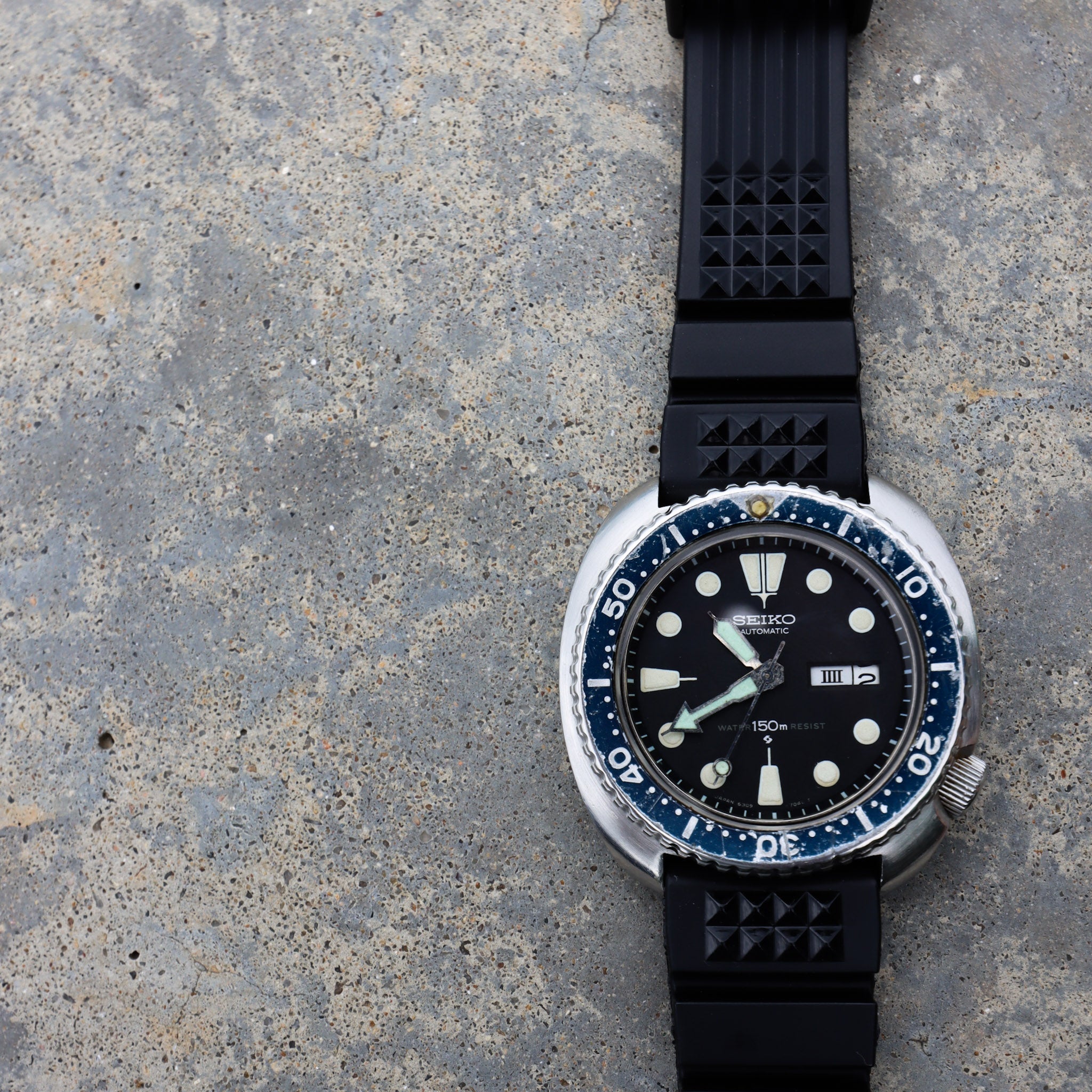Black Waffle with diving extension | Flexi Rubber Series Watch Strap For Seiko - Samurai Vintage Co.