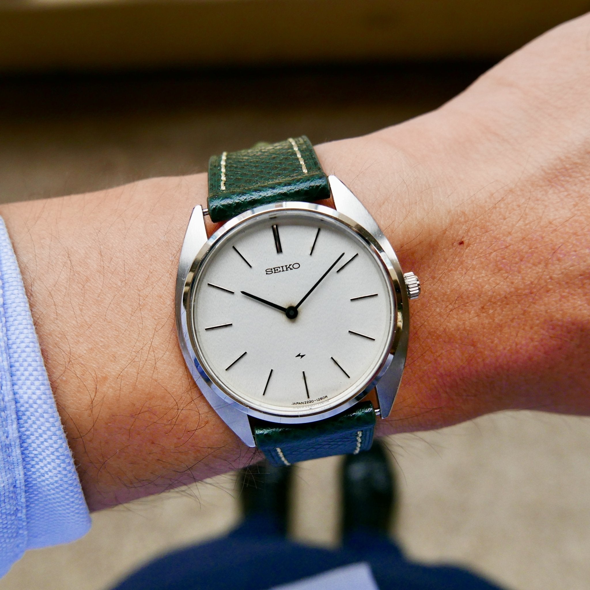 VINTAGE WATCH | Seiko 2220 Ultra Thin - Samurai Vintage Co.