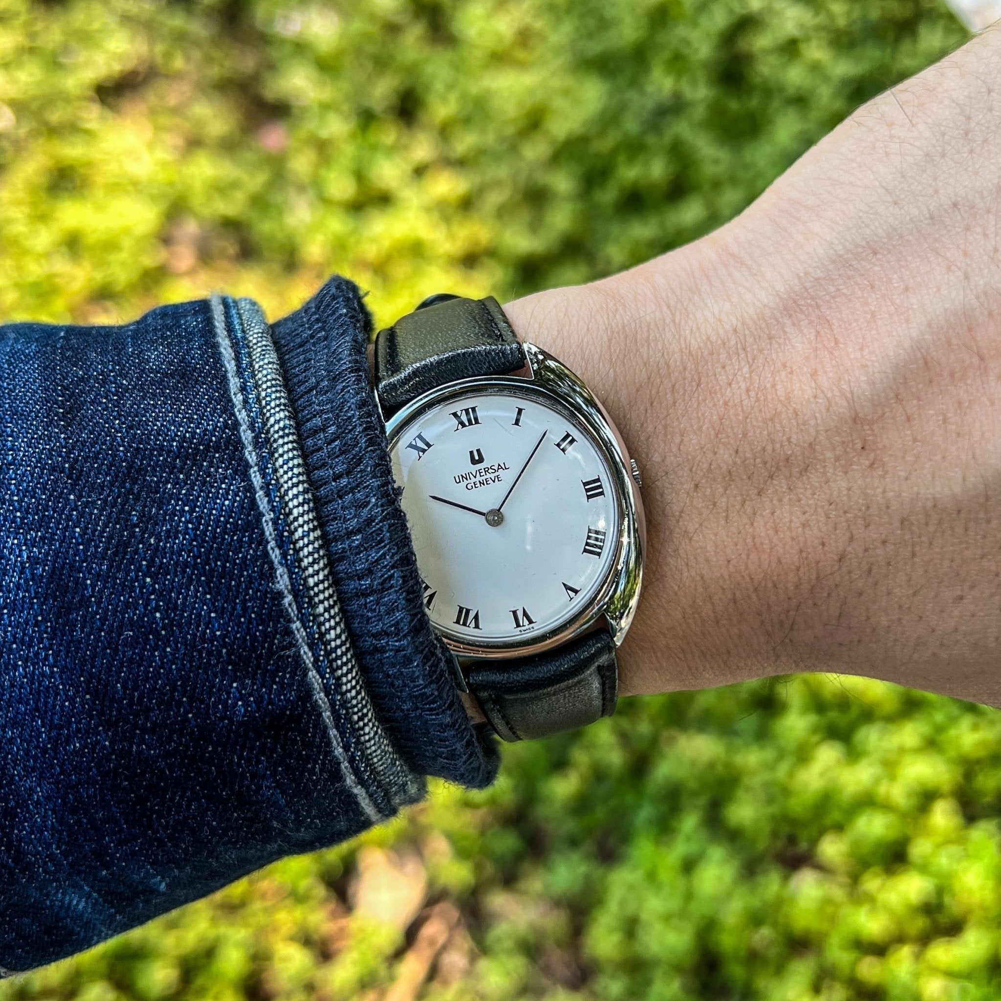 VINTAGE WATCH | UNIVERSAL GENEVE 842111 "WHITE SHADOW DESIGN" - Samurai Vintage Co.