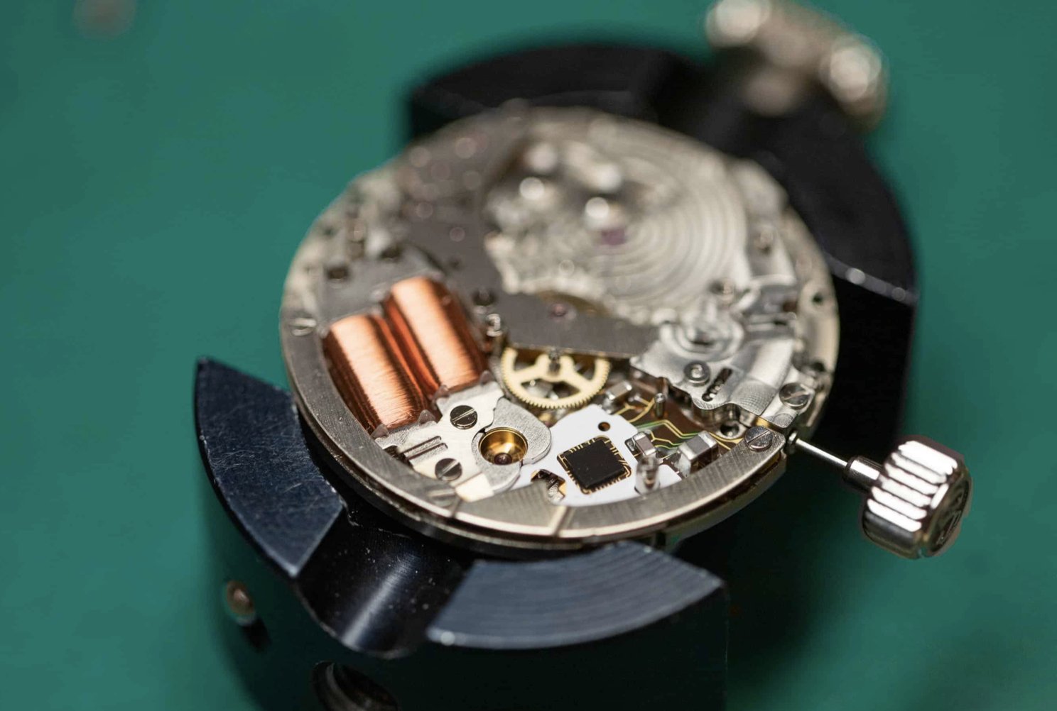 Smoothest Sweeping Hand on a Watch -- Seiko Spring Drive Movement - Samurai Vintage Co.