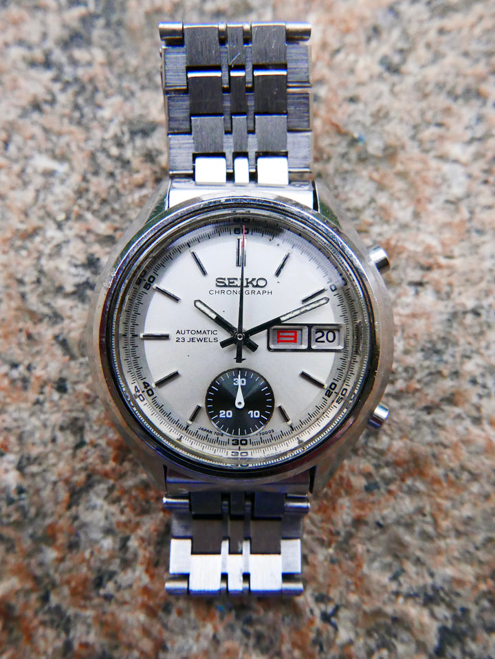 Vintage Seiko Chronograph 7018-7000 "One-Eyed Panda"