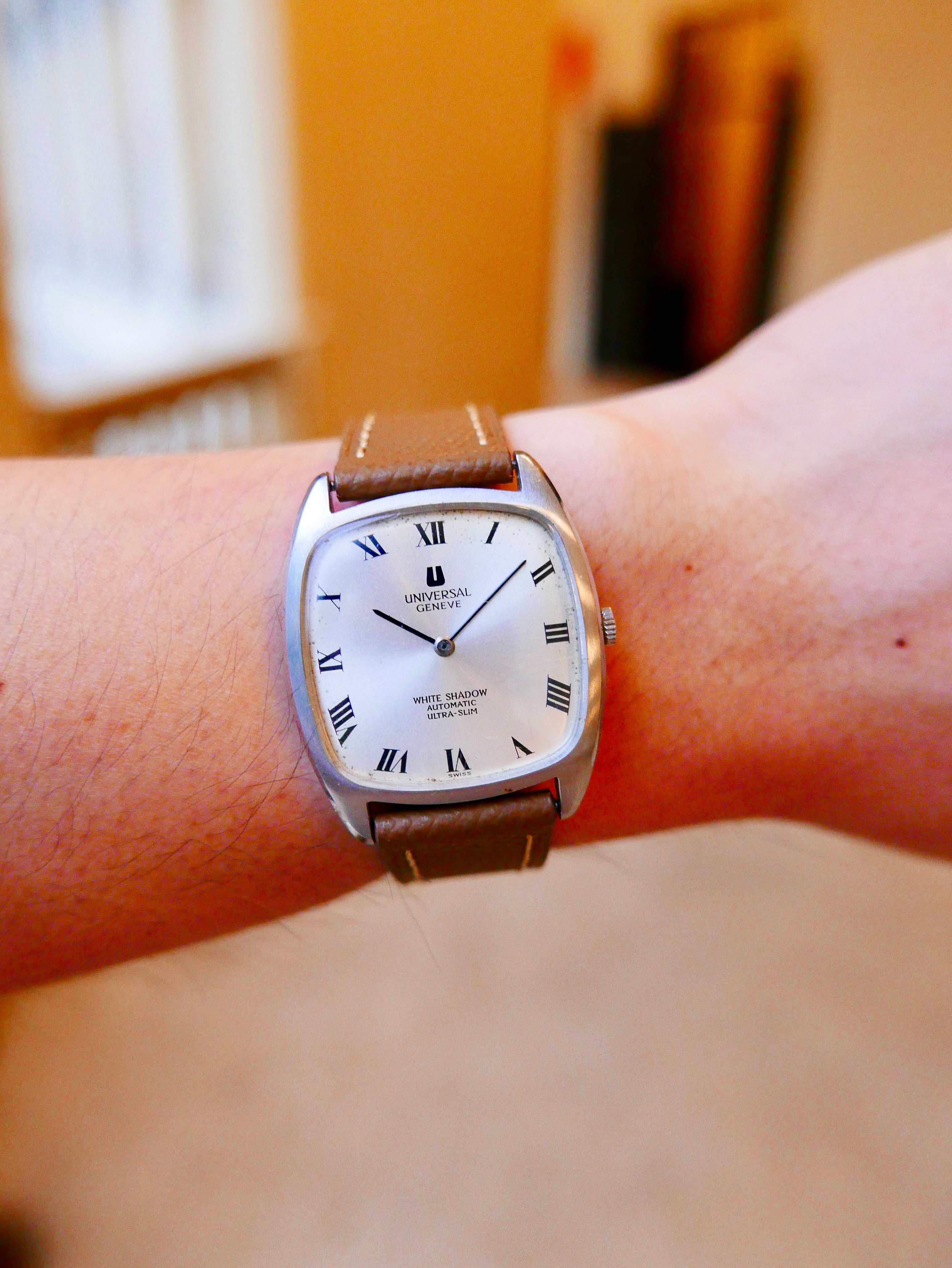 Vintage Watch | Universal Geneve White Shadow Rectangular Automatic 866105