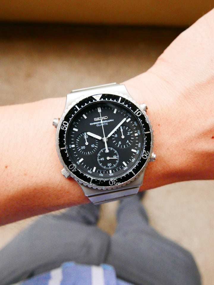 vintage-watch-seiko-quartz-chronograph-7a28-701lt-speedmaster-with-signature-outer-ring