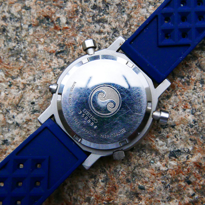 vintage-watch-seiko-7a28-7090-yacht-timer-2-straps