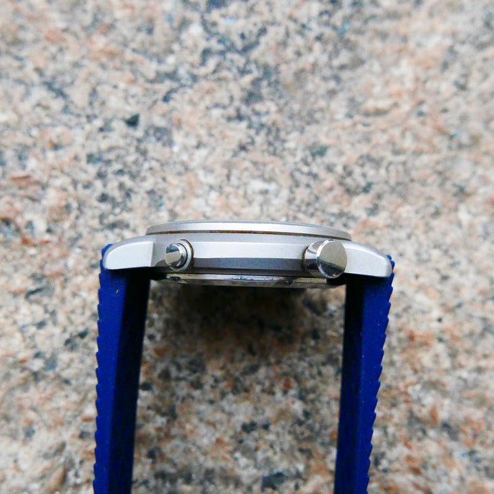 vintage-watch-seiko-7a28-7090-yacht-timer-2-straps
