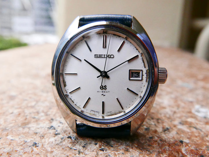 vintage-watch-grand-seiko-4522-brushed-cushion-case