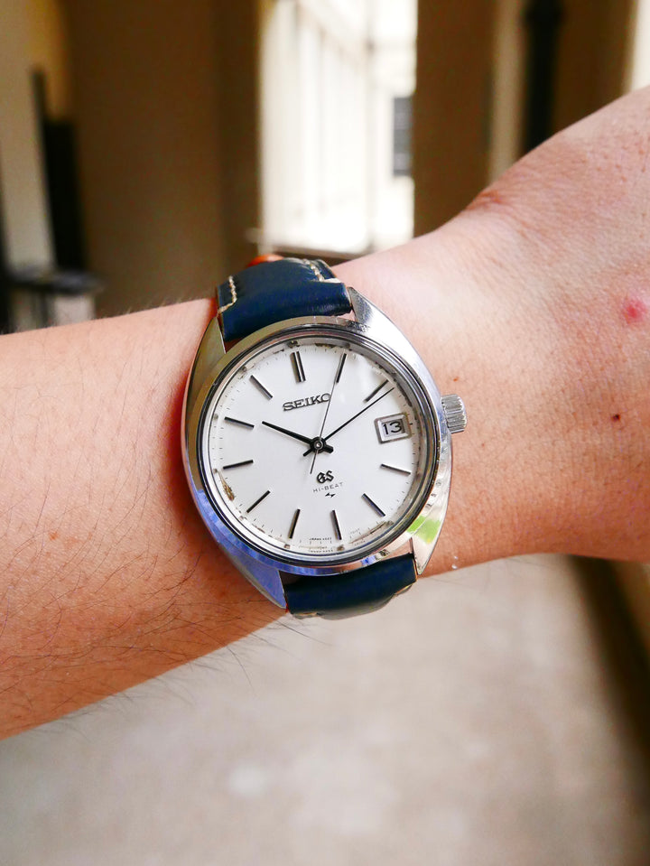 vintage-watch-grand-seiko-4522-brushed-cushion-case