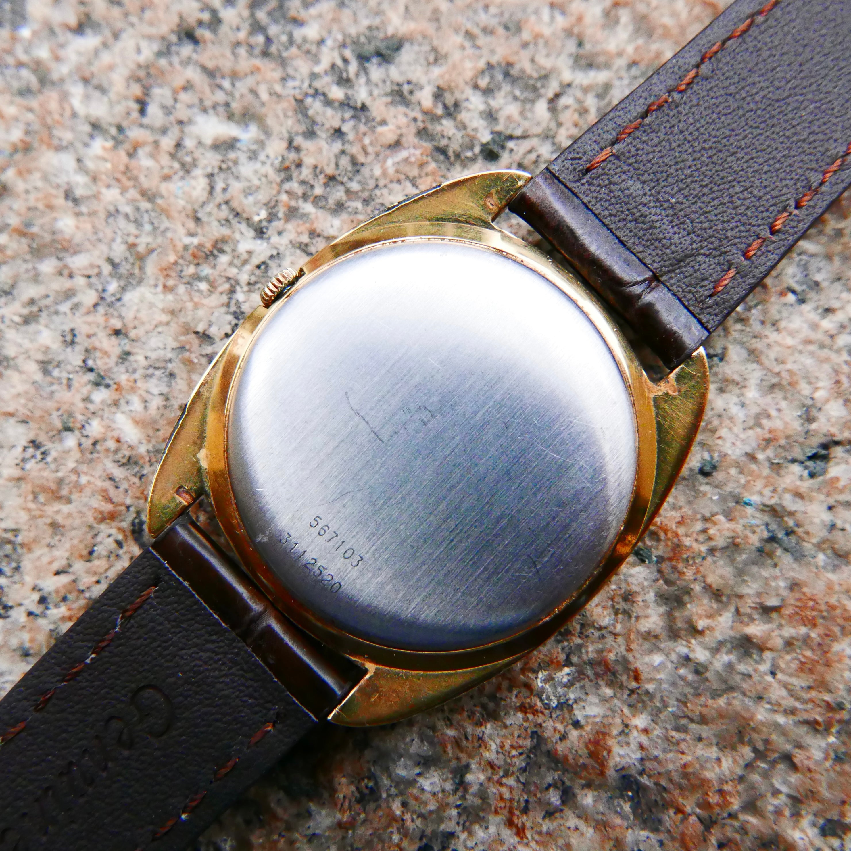 Vintage Watch | Universal Geneve Gilt Shadow Automatic 567103