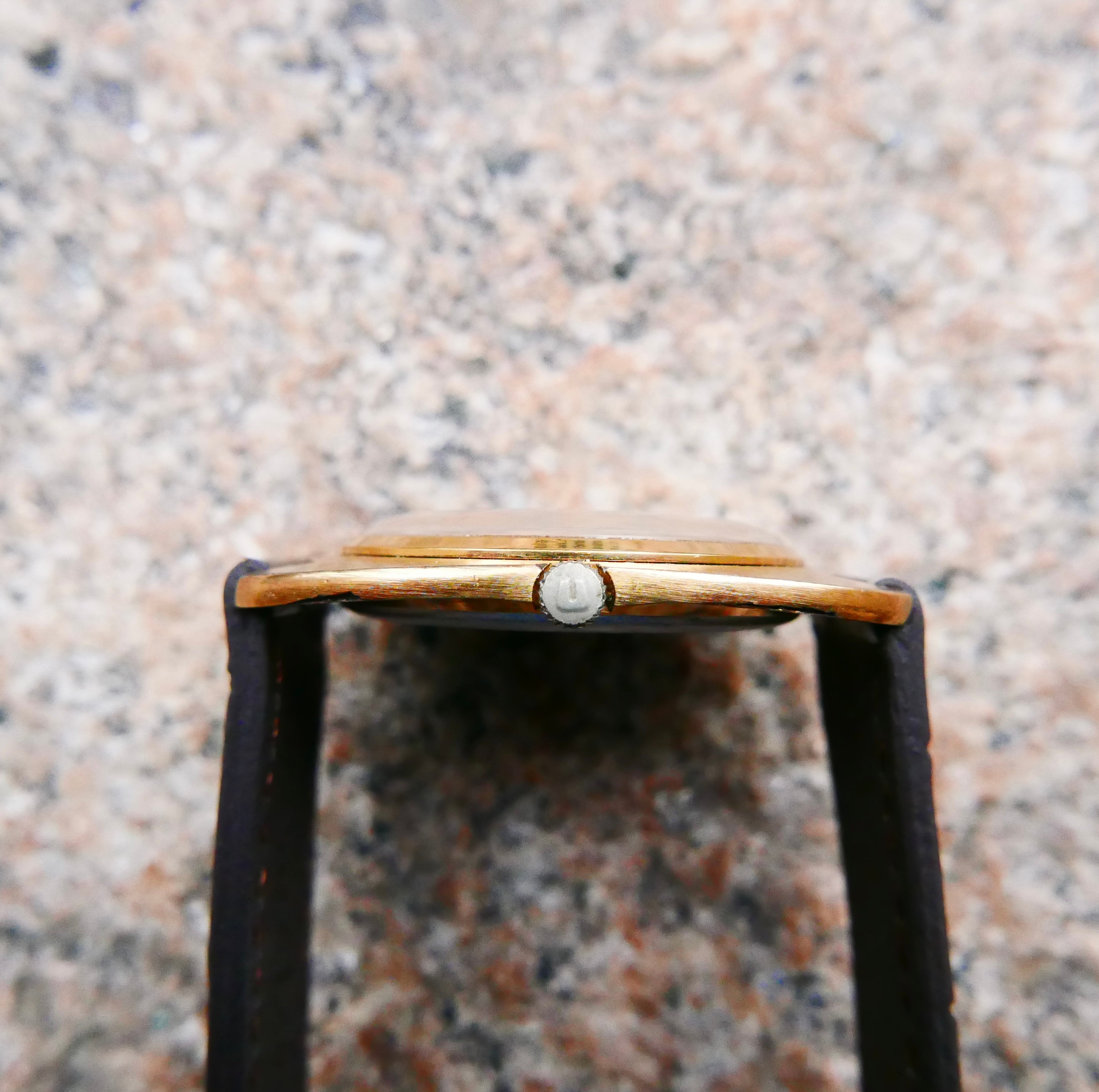 Vintage Watch | Universal Geneve Gilt Shadow Automatic 567103