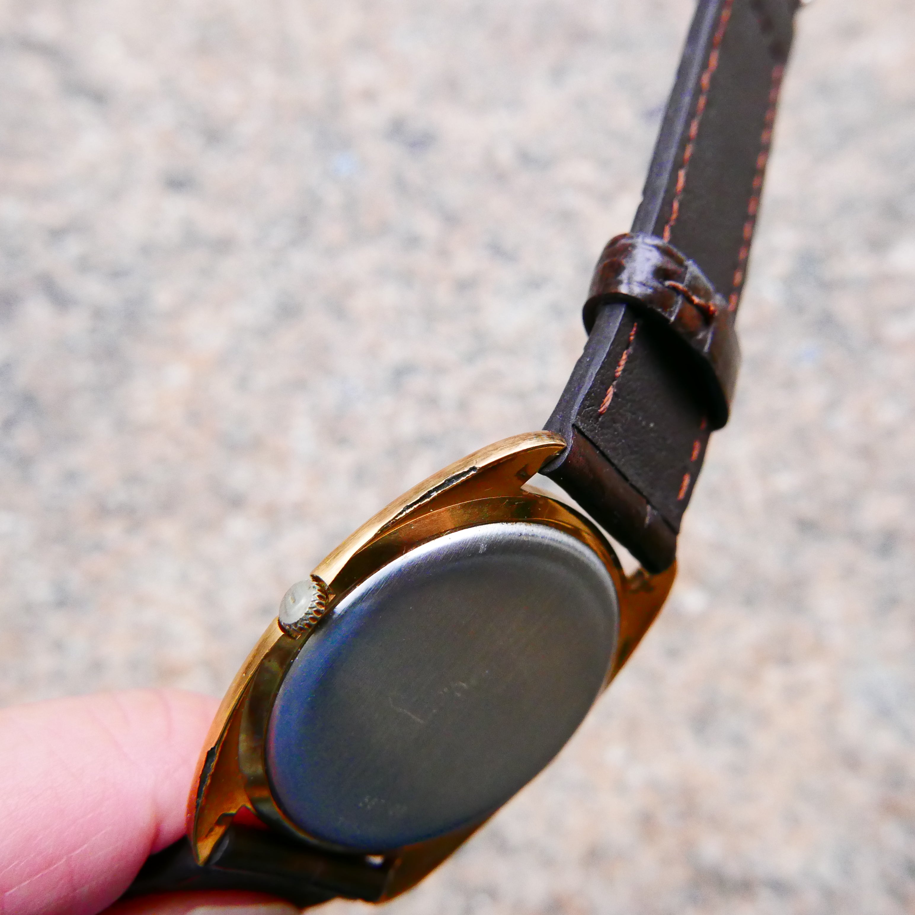 Vintage Watch | Universal Geneve Gilt Shadow Automatic 567103