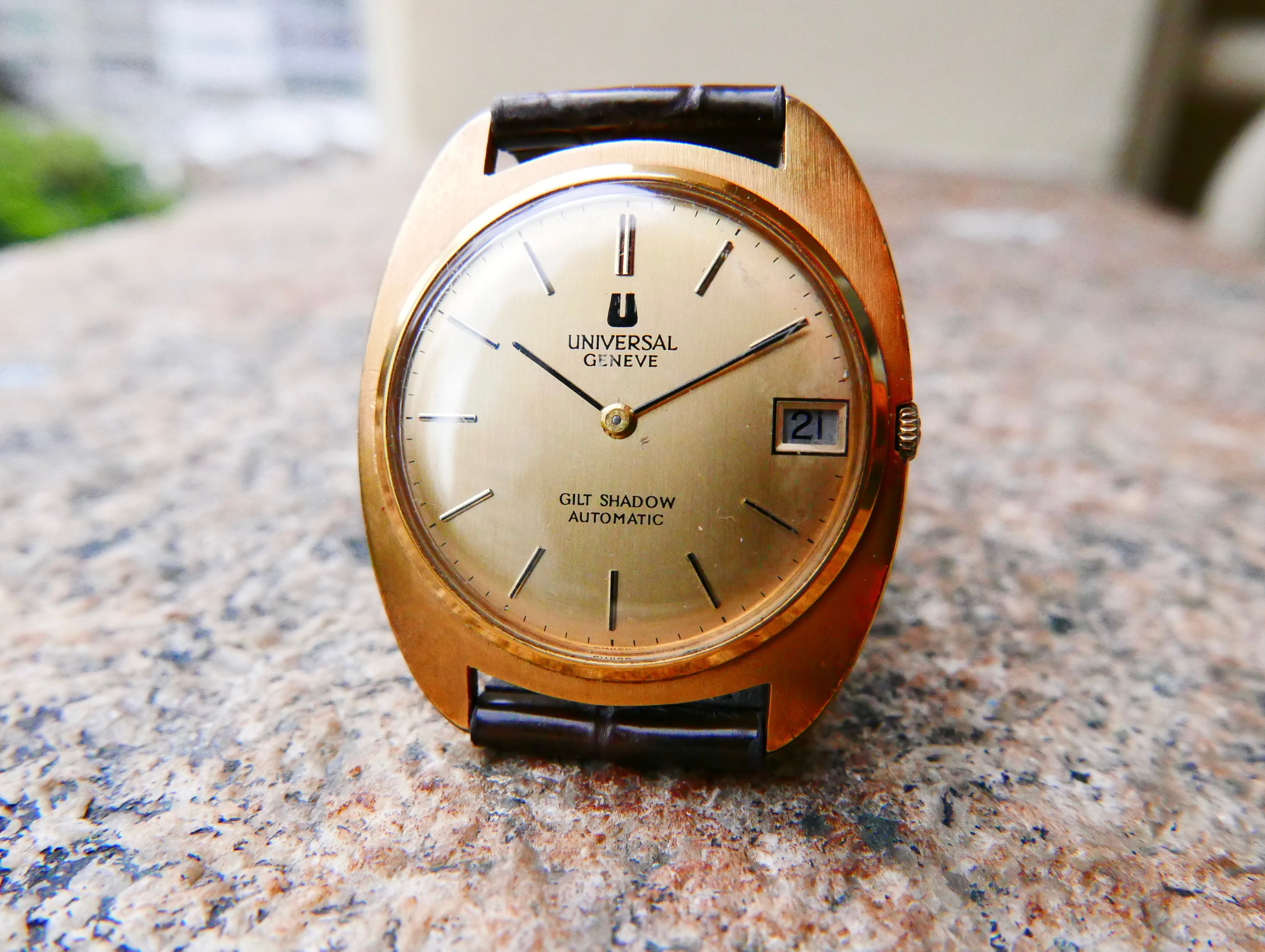 Vintage Watch | Universal Geneve Gilt Shadow Automatic 567103