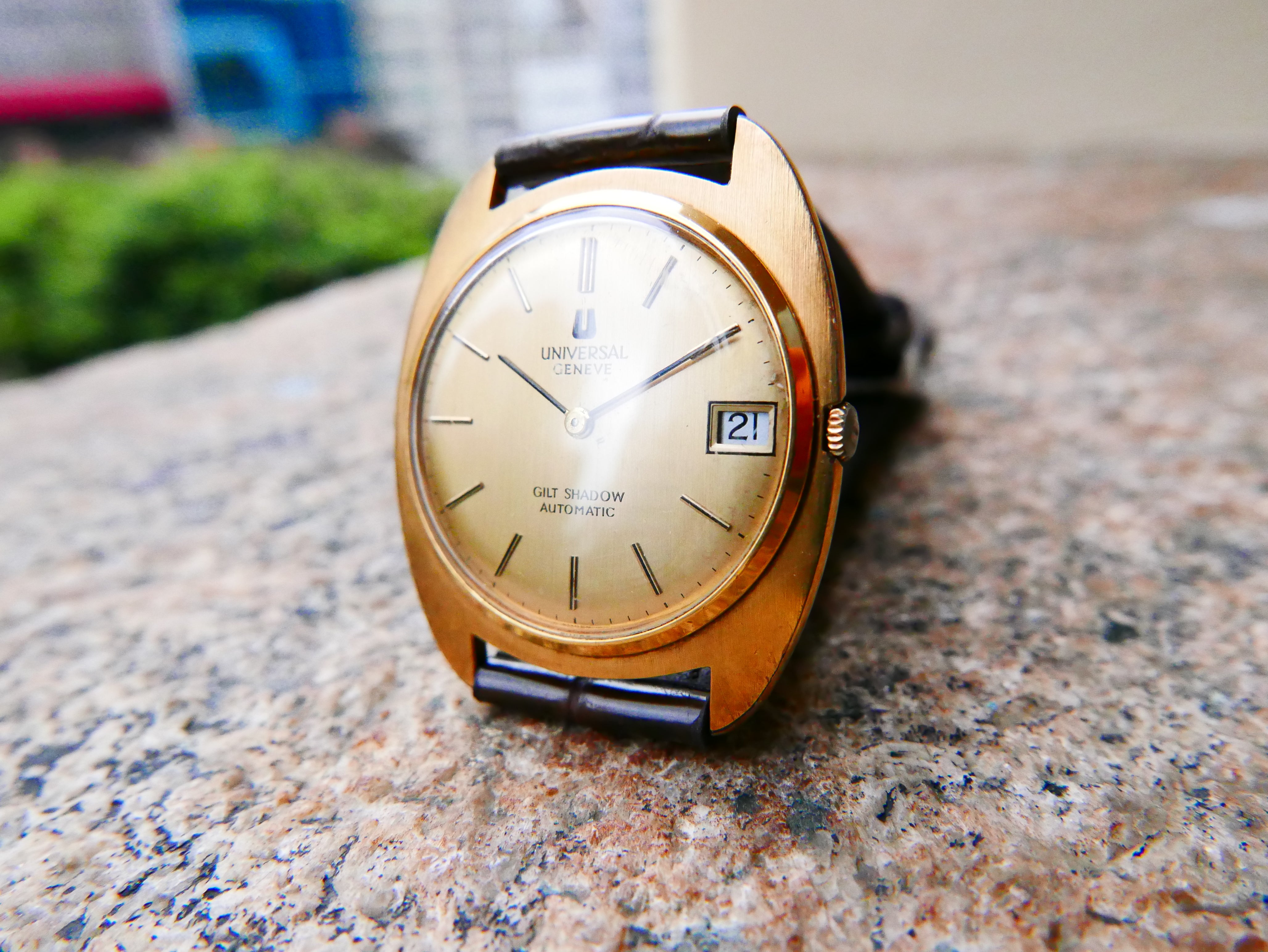 Vintage Watch | Universal Geneve Gilt Shadow Automatic 567103