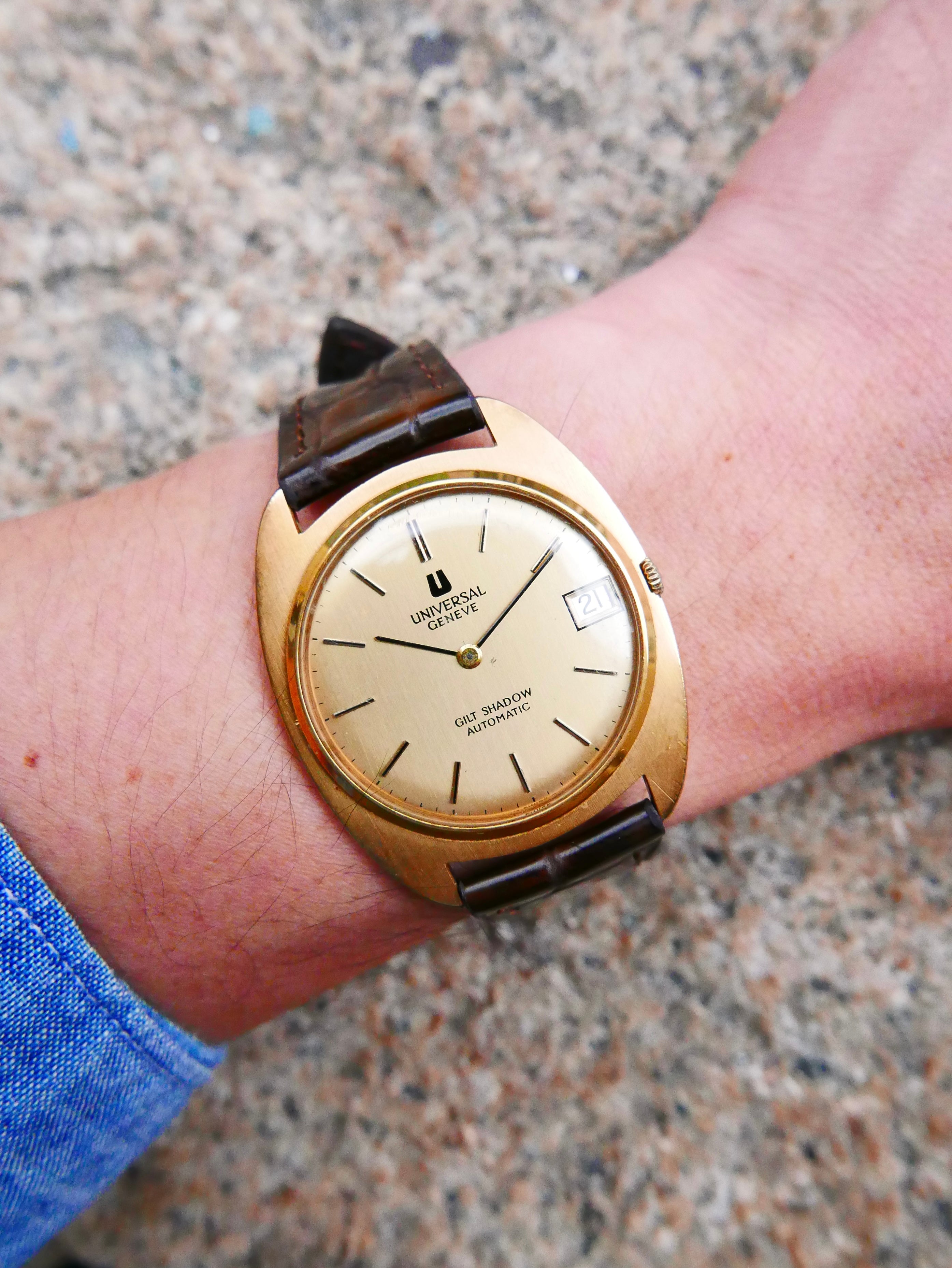 Vintage Watch | Universal Geneve Gilt Shadow Automatic 567103