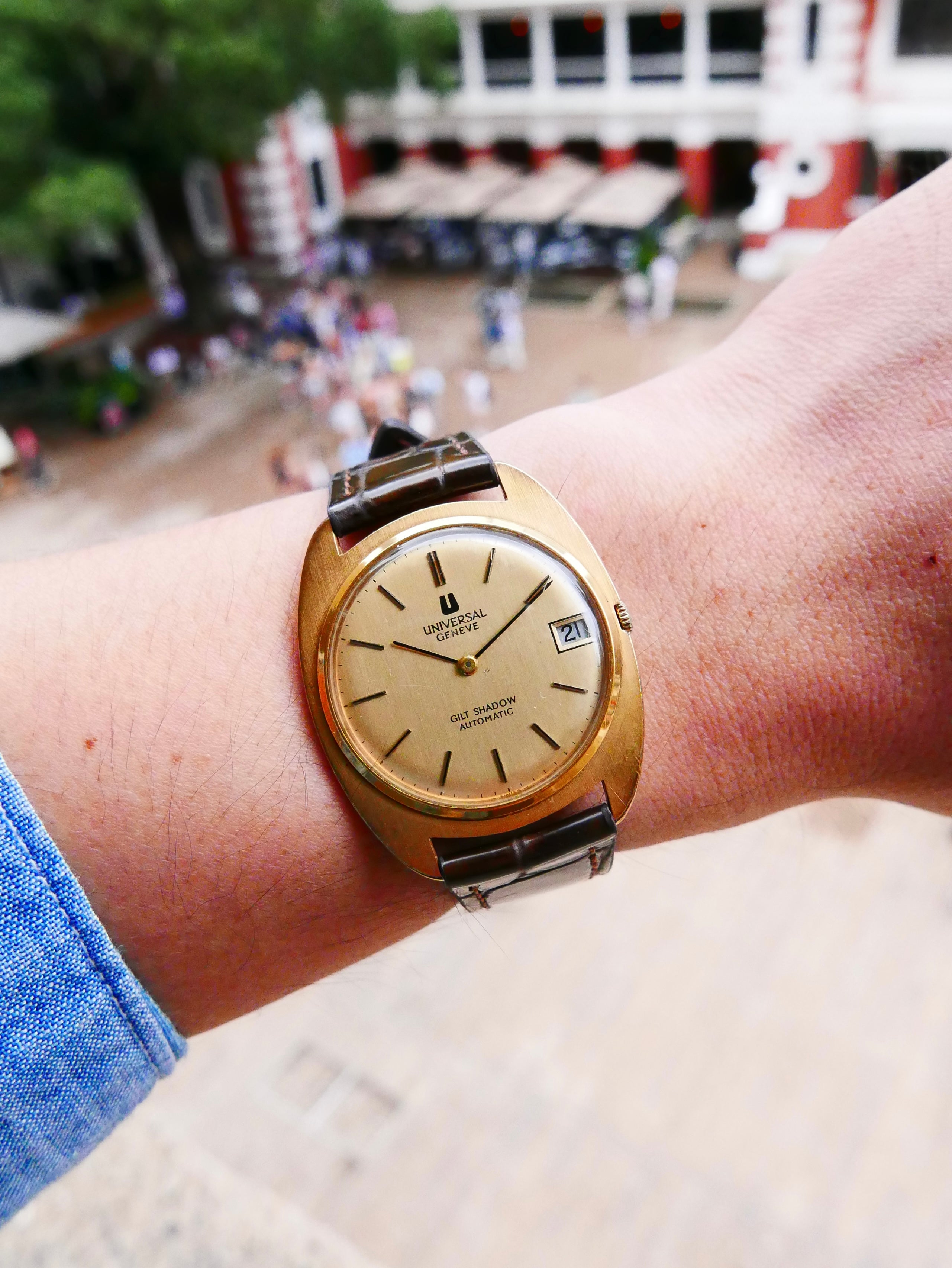 Vintage Watch | Universal Geneve Gilt Shadow Automatic 567103