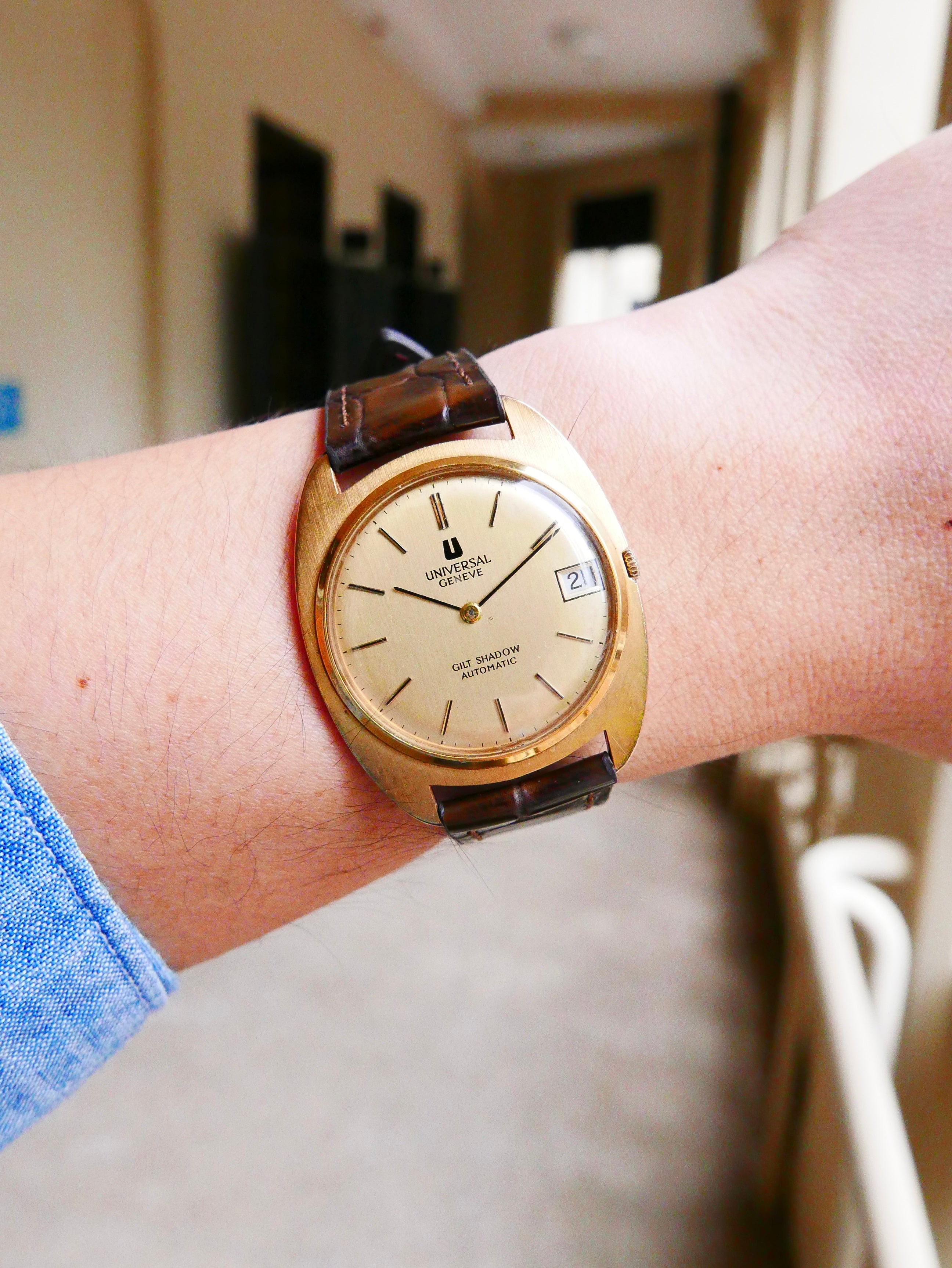 Vintage Watch | Universal Geneve Gilt Shadow Automatic 567103