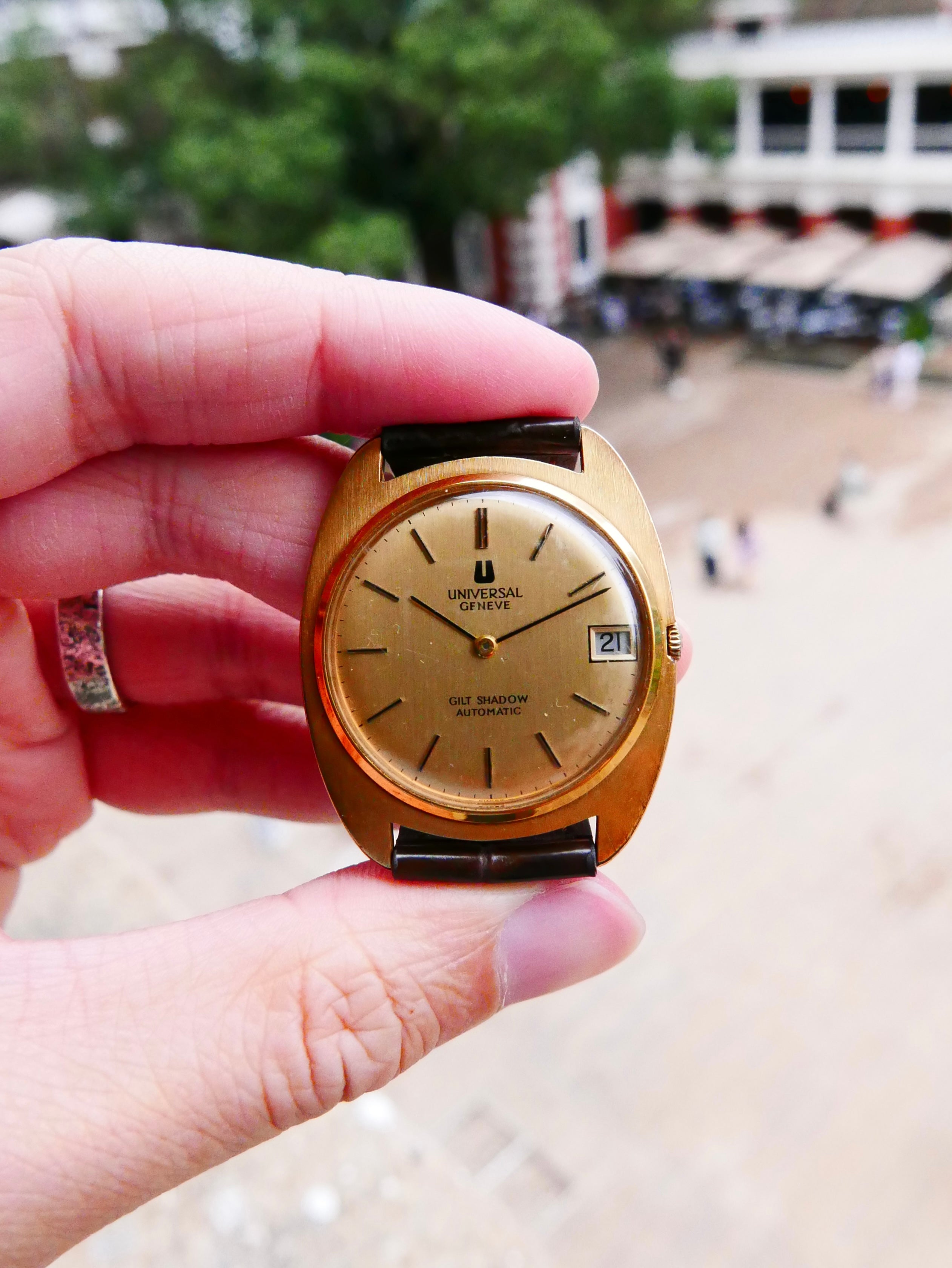 Vintage Watch | Universal Geneve Gilt Shadow Automatic 567103