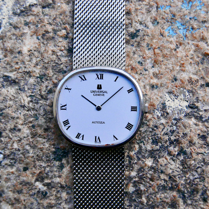 vintage-watch-vintage-universal-geneve-altessa-842125-horizontal-ellipse