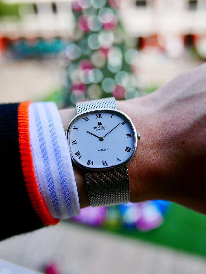 vintage-watch-vintage-universal-geneve-altessa-842125-horizontal-ellipse