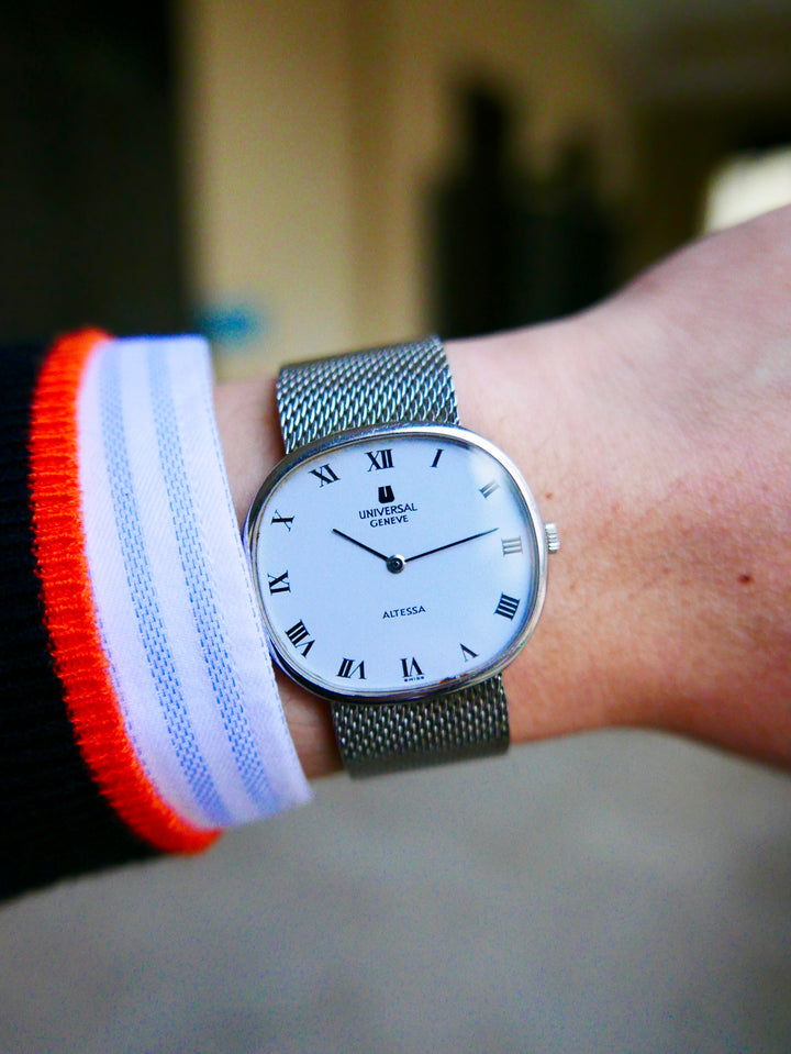 vintage-watch-vintage-universal-geneve-altessa-842125-horizontal-ellipse