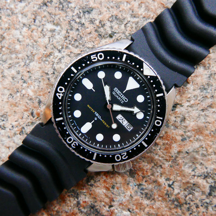 vintage-watch-seiko-7548-quartz-turtle