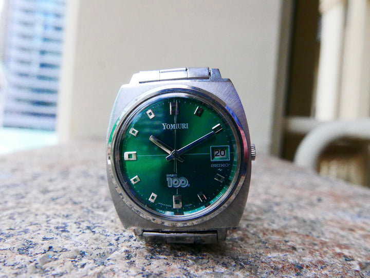 vintage-watch-seiko-7005-7001-yomiuri-shimbun-100th-anniversary-emerald-dial-full-set-with-original-box-papers-hang-tag