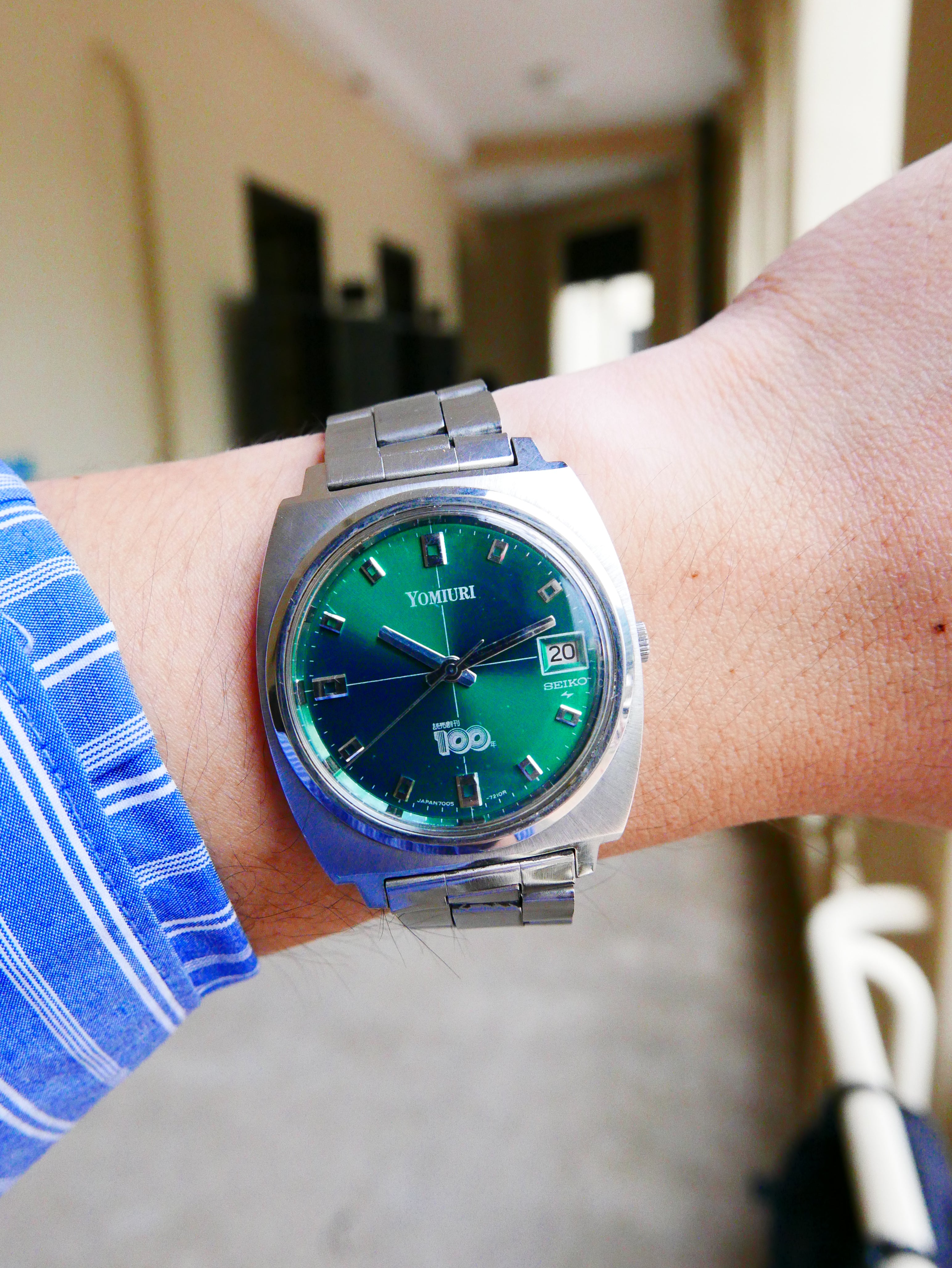 VINTAGE WATCH | Seiko 7005-7001 [Yomiuri Shimbun 100th Anniversary Emerald Dial] – Full Set with Original Box, Papers & Hang Tag