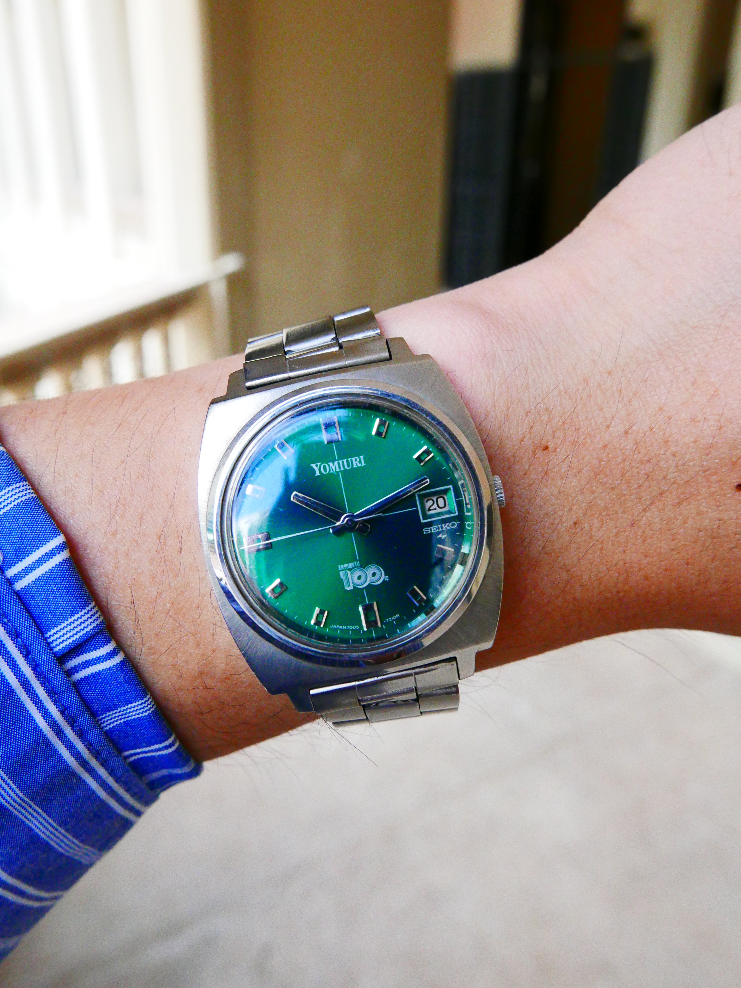 VINTAGE WATCH | Seiko 7005-7001 [Yomiuri Shimbun 100th Anniversary Emerald Dial] – Full Set with Original Box, Papers & Hang Tag