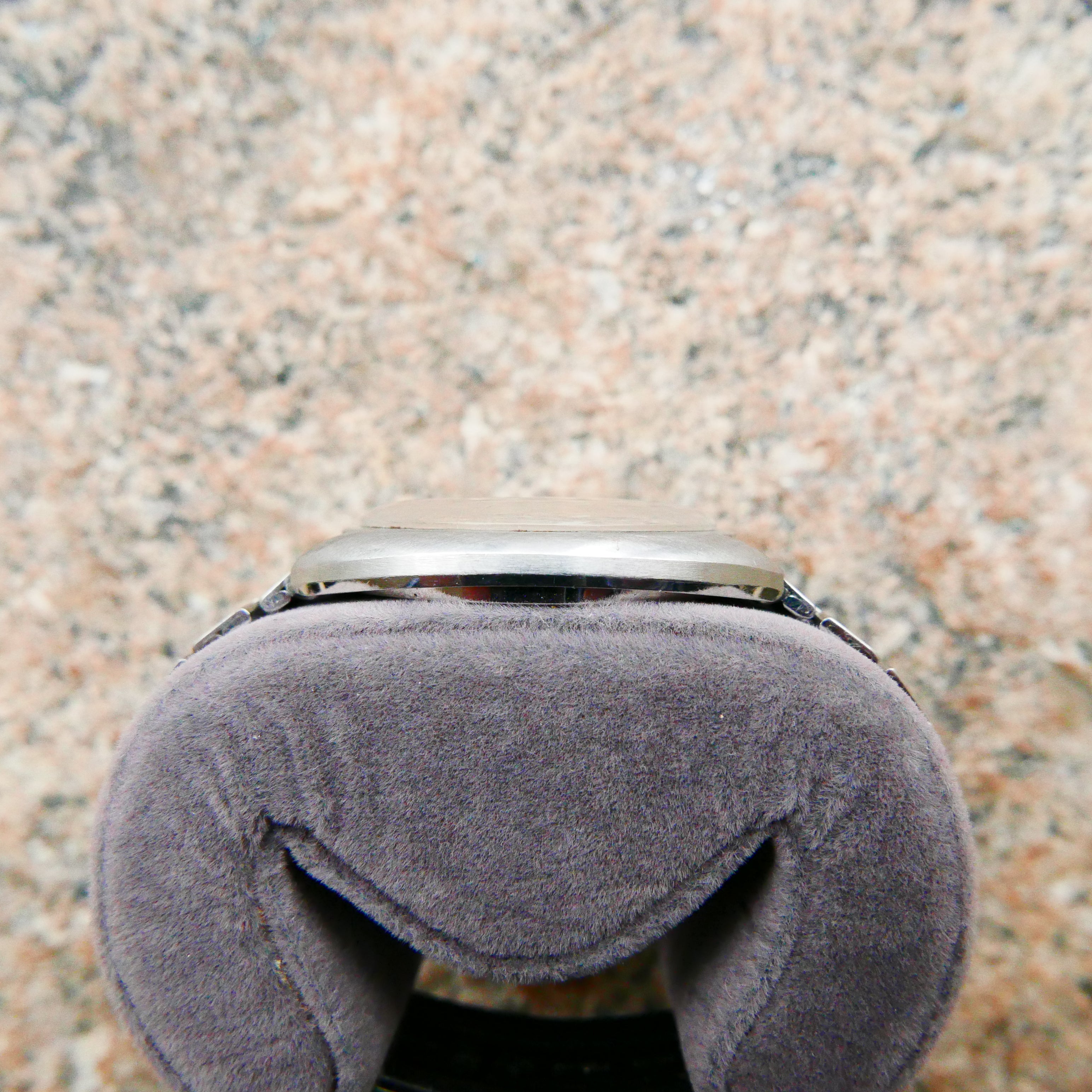 Vintage Watch | Universal Geneve White Shadow Automatic 867102 (With Certificate & Paper)