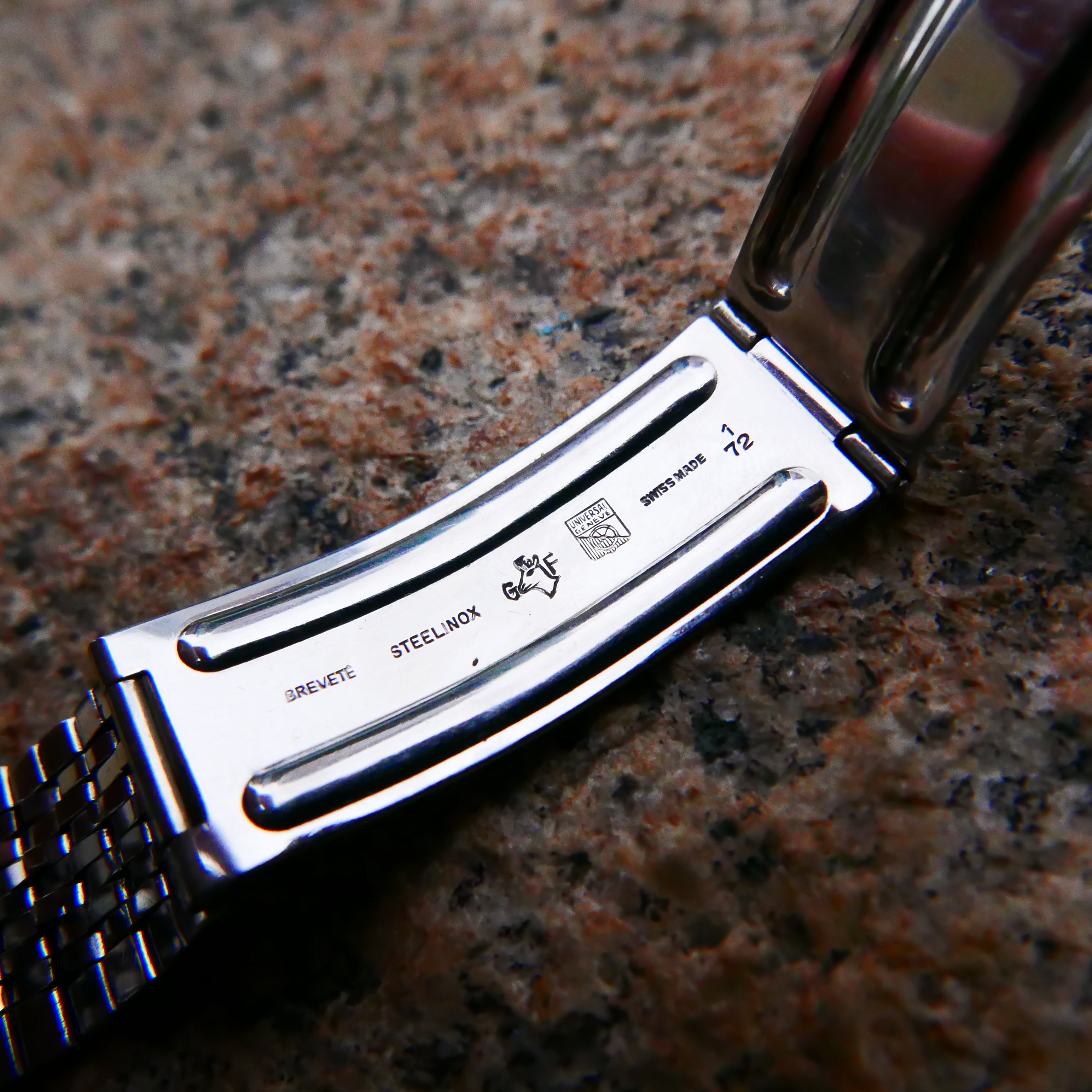 Vintage Watch | Universal Geneve White Shadow Automatic 867102 (With Certificate & Paper)