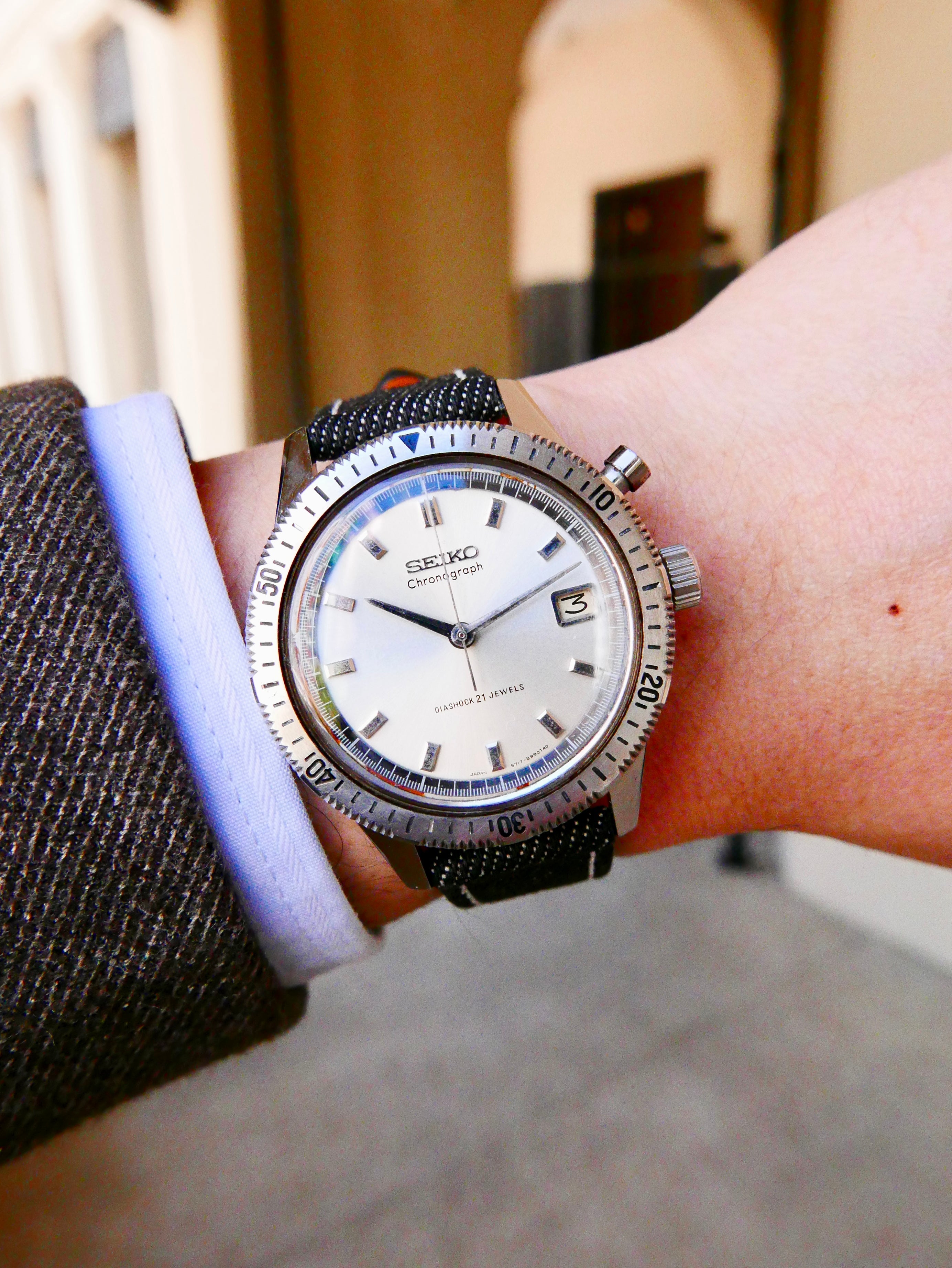 Vintage Watch | Seiko 5717-8990 Chronograph (Crown Chronograph)