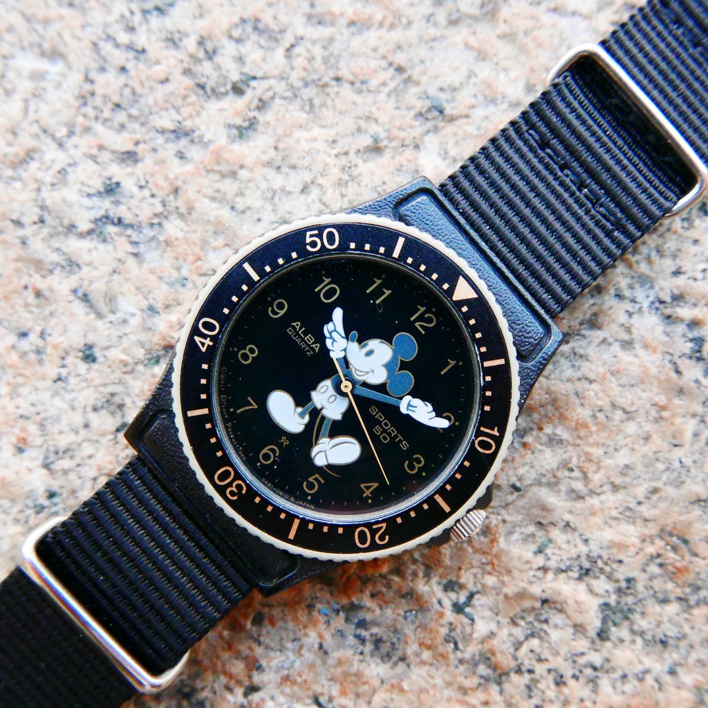 魅*流様 SEIKO ALBA SPOON ミッキーマウスのデジタルウォッチ SEIKO - ALBA デジタル腕時計 ミッキーマウス レトロ ディズニーの通販