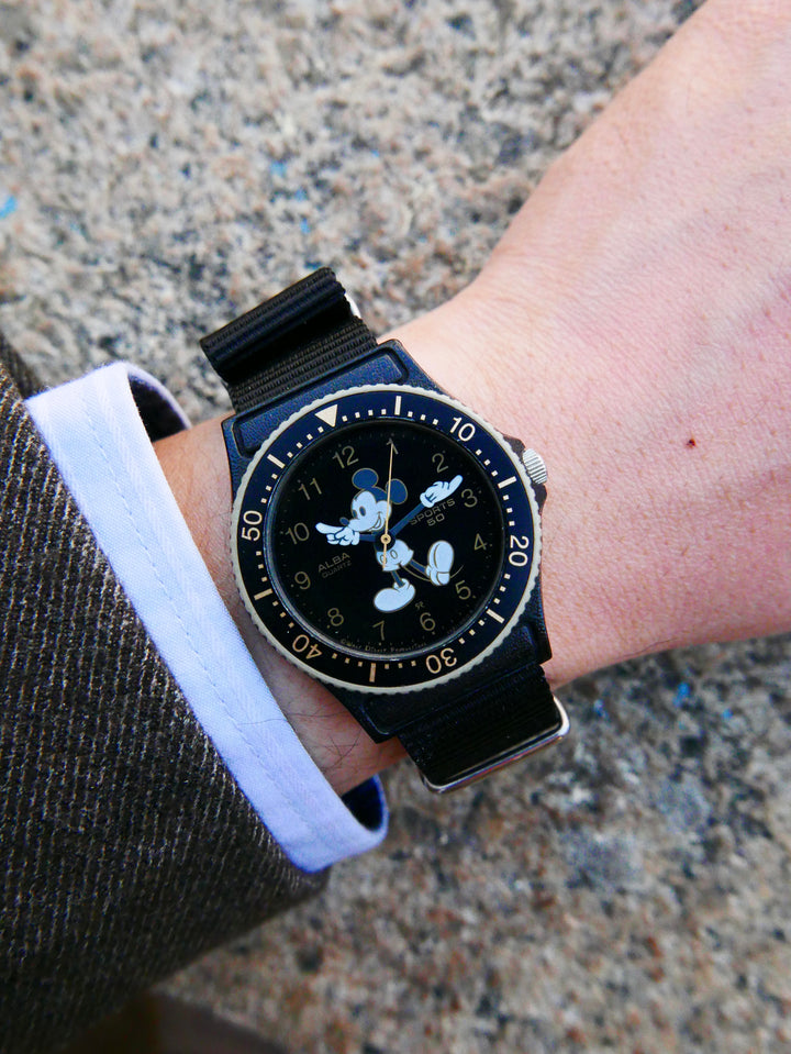 vintage-watch-seiko-alba-sports-50-mickey-mouse-quartz