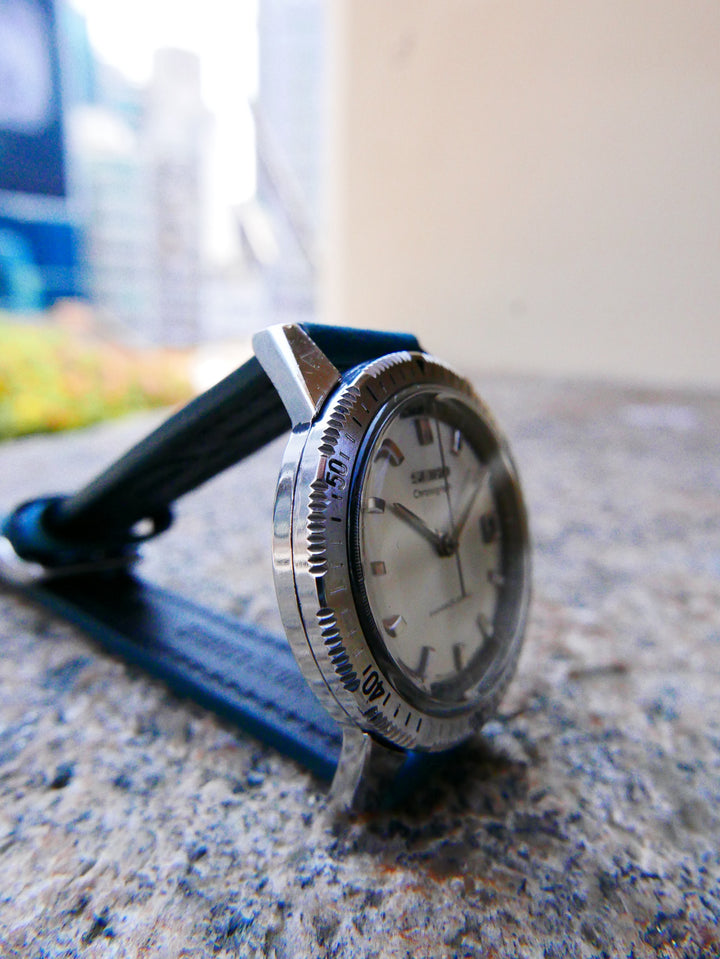 vintage-watch-seiko-5717-8990-chronograph-crown-chronograph