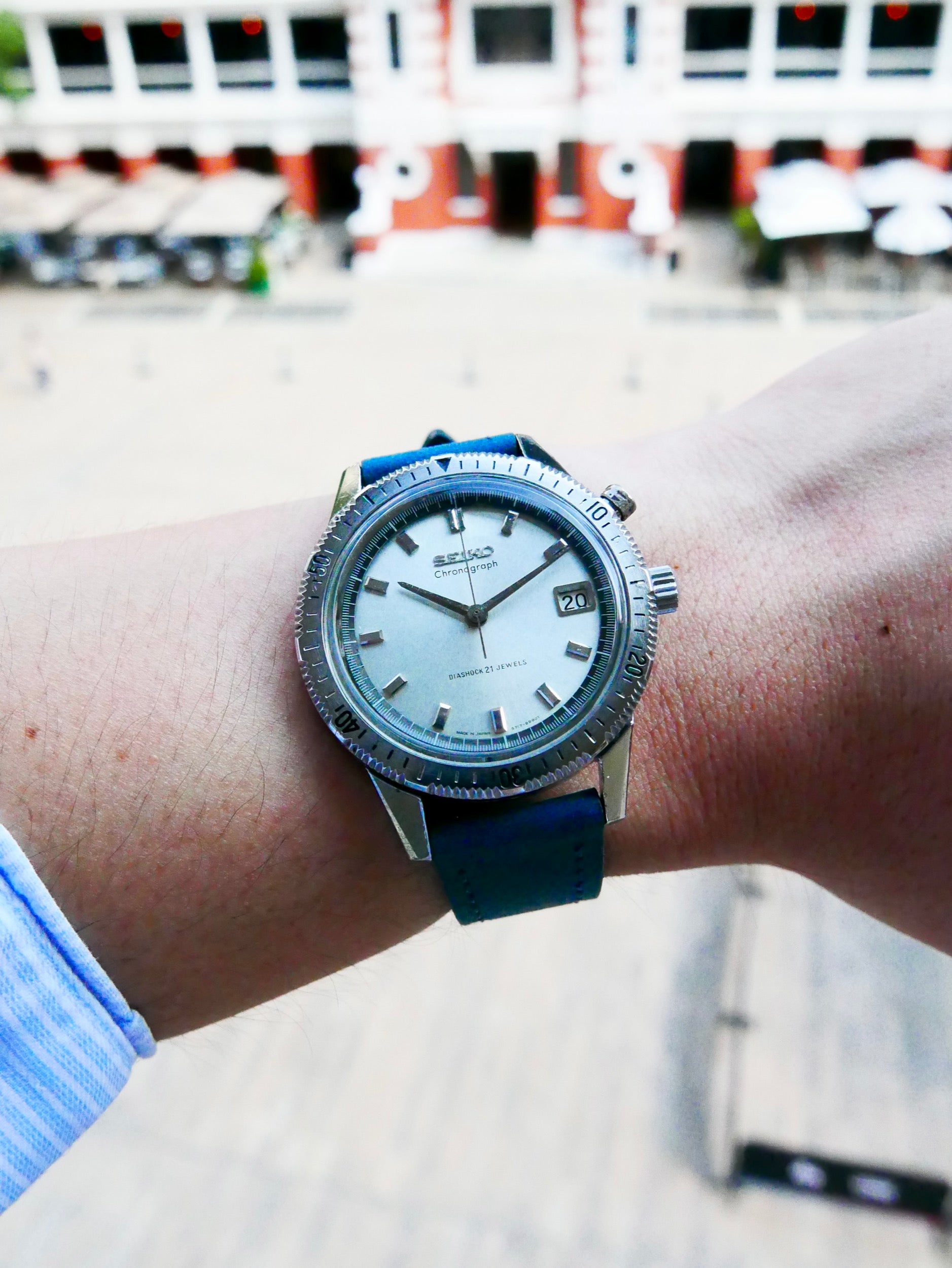vintage-watch-seiko-5717-8990-chronograph-crown-chronograph