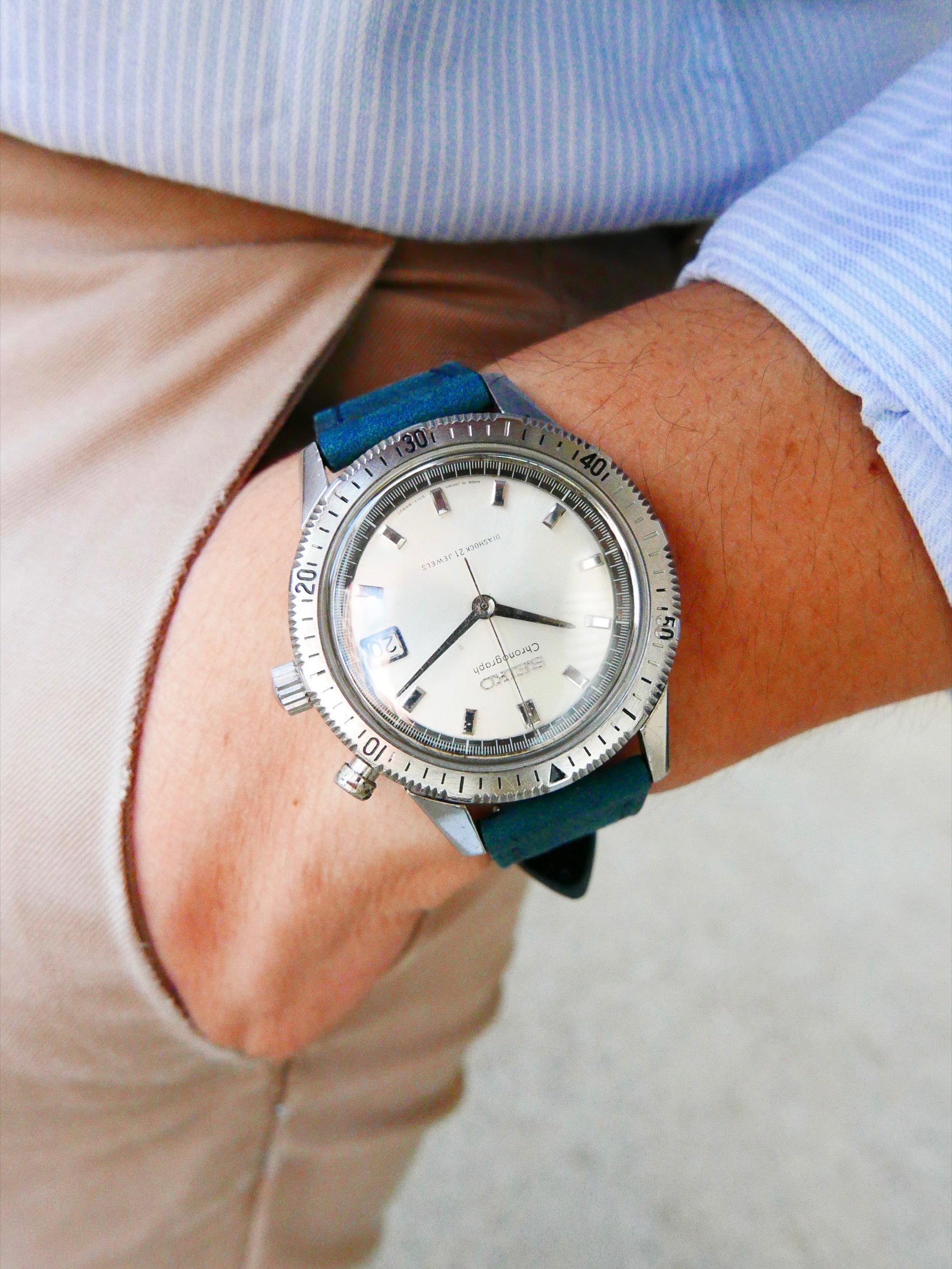 vintage-watch-seiko-5717-8990-chronograph-crown-chronograph
