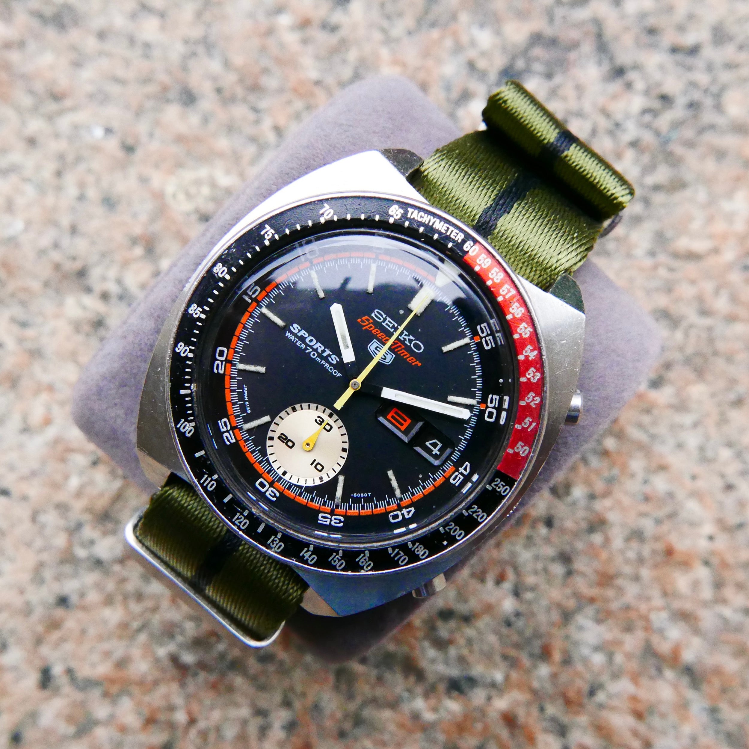 Vintage Watch | Seiko 6139-6050 Seiko 5 Sports Speedtimer "Reverse Pogue" Black dial
