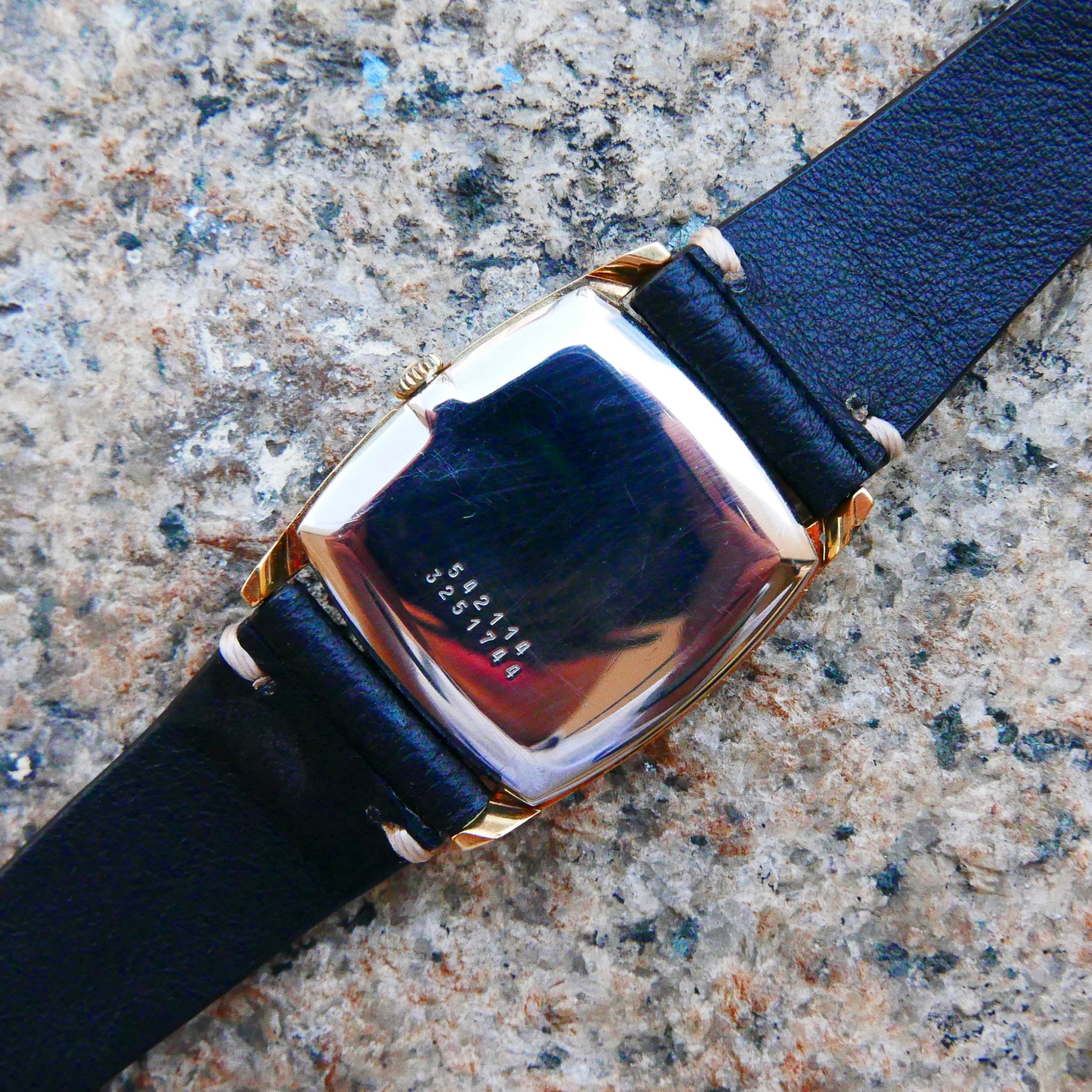 Vintage Watch | Universal Genève 542114 [Original Buckle]
