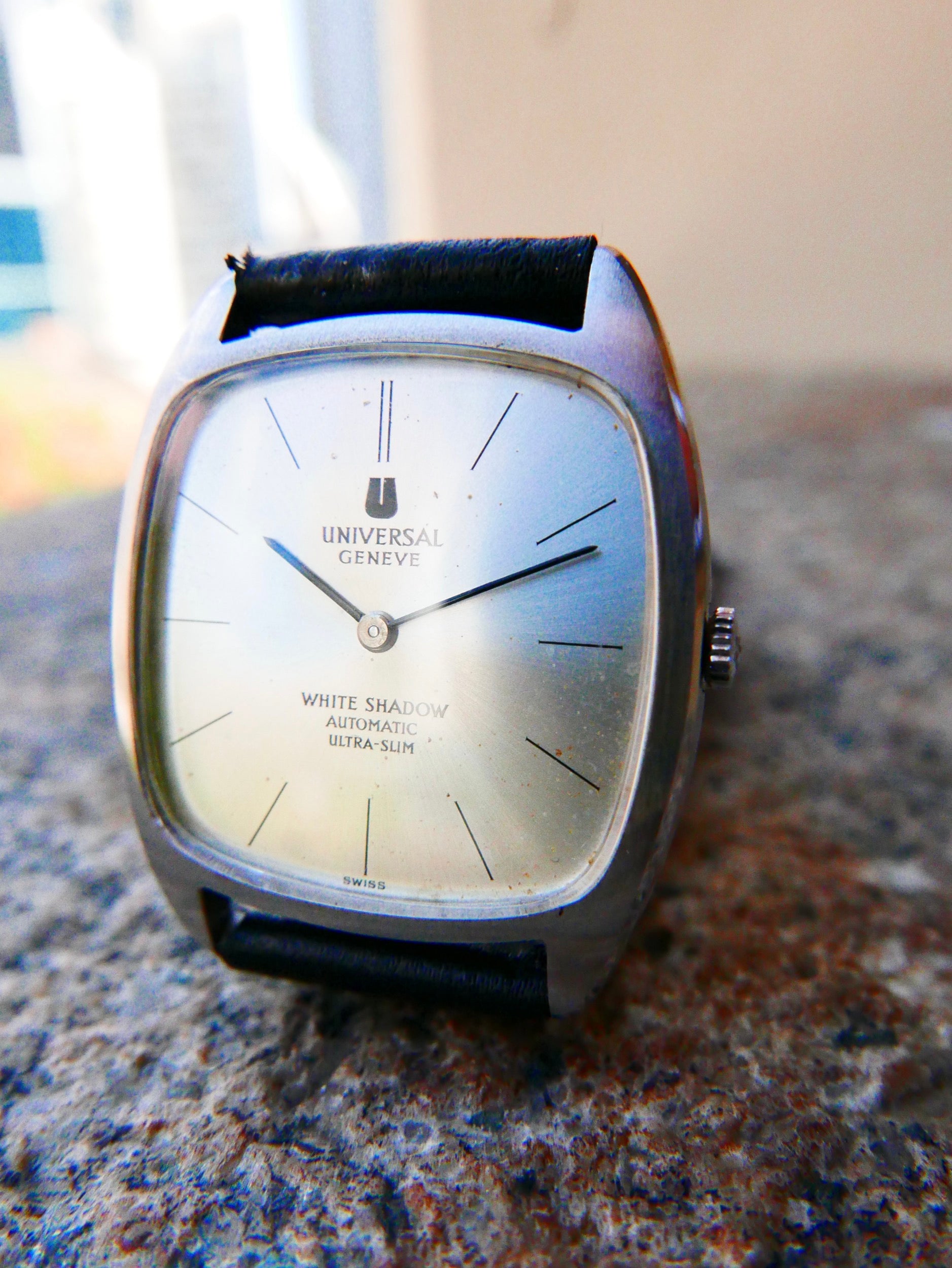 Universal_Geneve_White_Shadow_Retangular_7.jpg