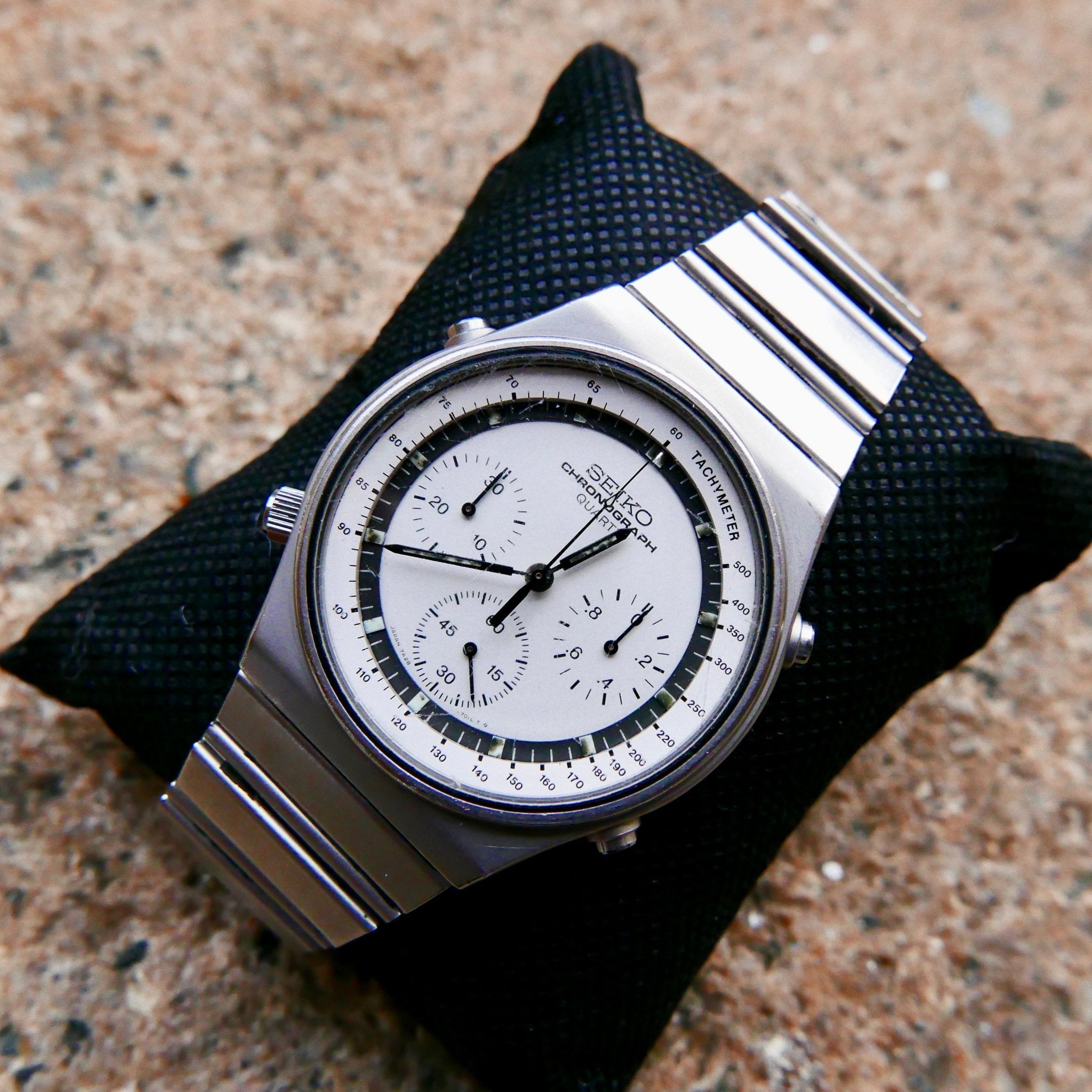 Vintage Watch | Seiko Quartz Chronograph 7A28 - 7010 Speedmaster - Samurai Vintage Co.